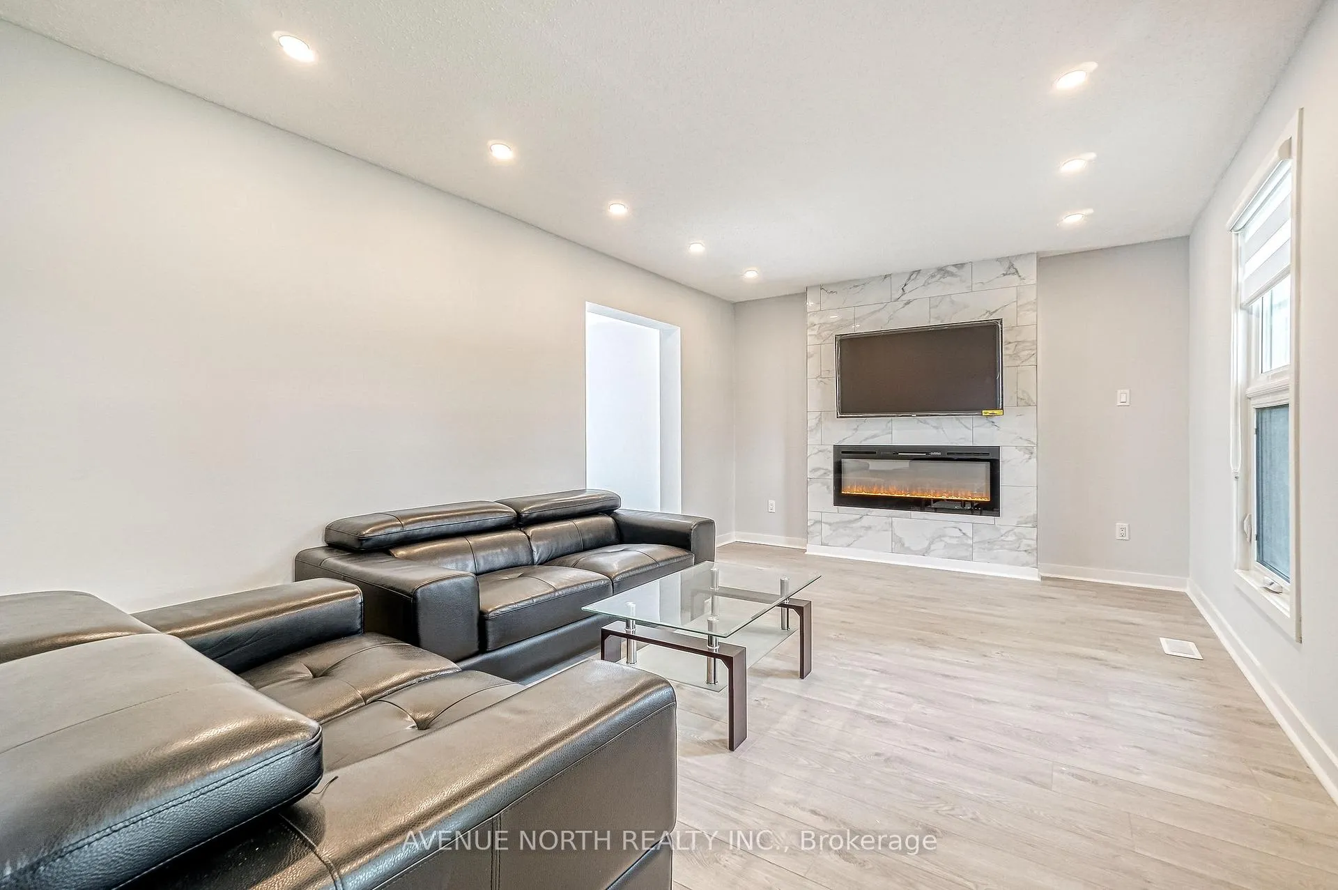 Photo 25 of 946 Walkley Road, Ottawa, Riverside Park South — HOMEH
