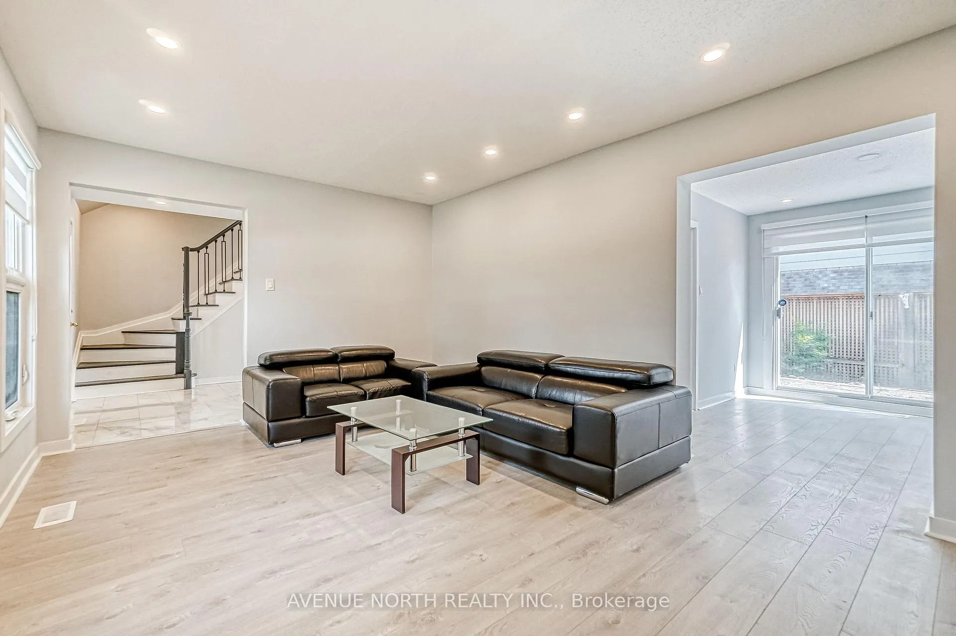 Photo 42 of 946 Walkley Road, Ottawa, Riverside Park South — HOMEH
