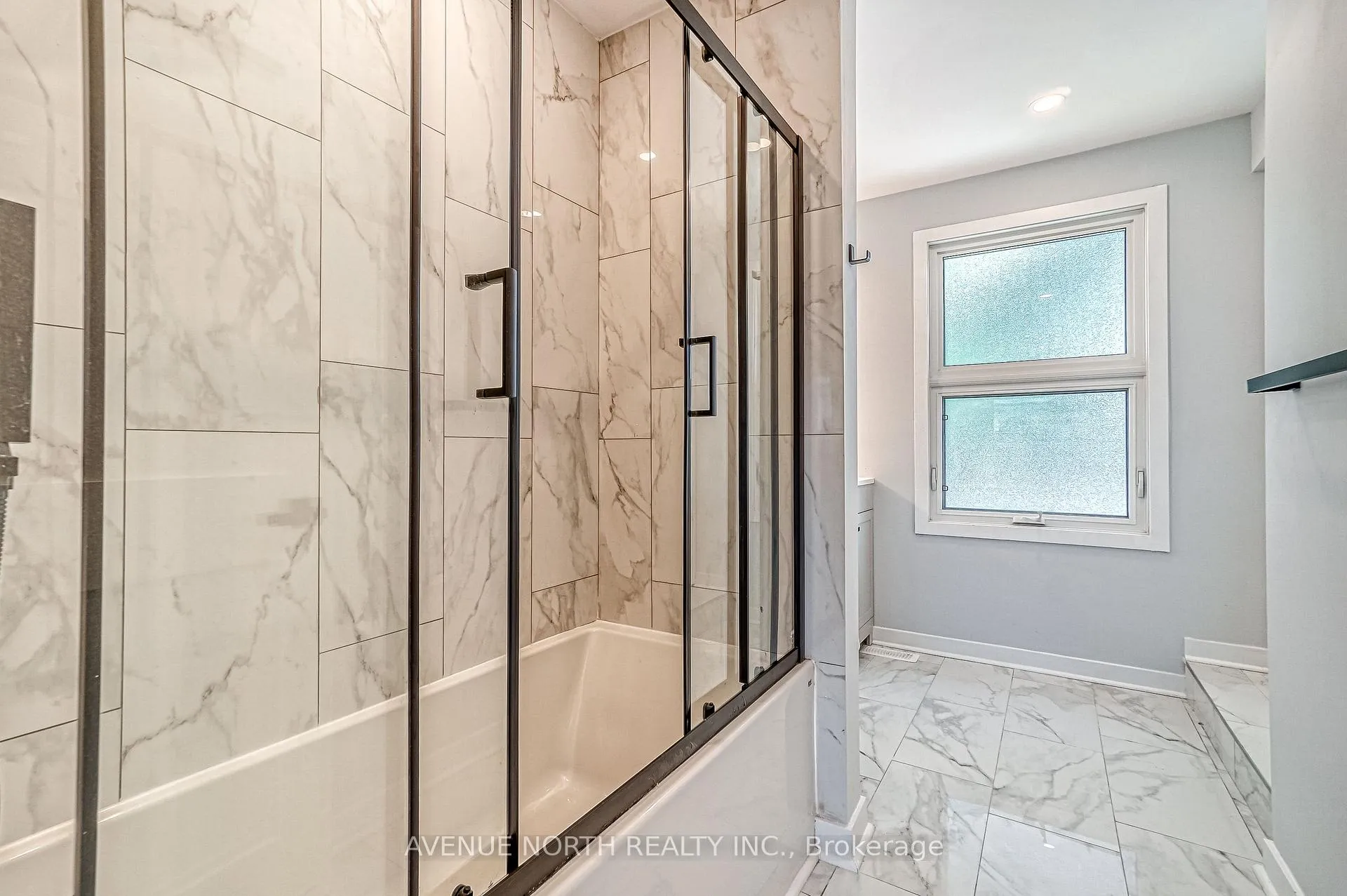 Photo 198 of 946 Walkley Road, Ottawa, Riverside Park South — HOMEH