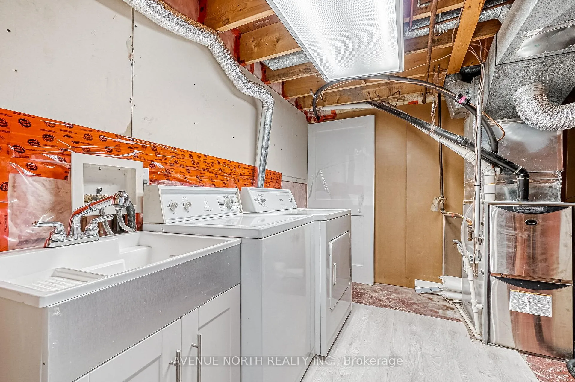 Photo 256 of 946 Walkley Road, Ottawa, Riverside Park South — HOMEH