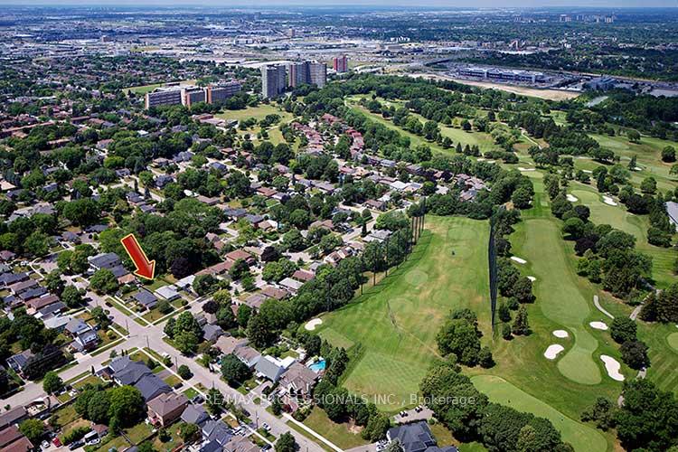 Photo 37 of 10 Golfwood Heights, Etobicoke, Kingsview Village-The Westway — HOMEH