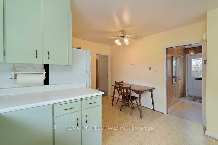 Photo 11 of 10 Golfwood Heights, Etobicoke, Kingsview Village-The Westway — HOMEH