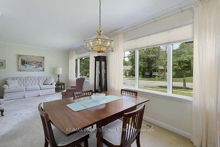 Photo 33 of 10 Golfwood Heights, Etobicoke, Kingsview Village-The Westway — HOMEH