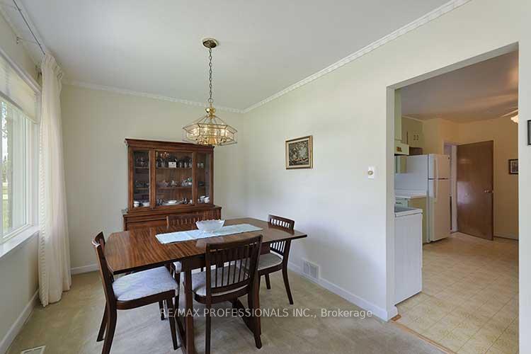Photo 34 of 10 Golfwood Heights, Etobicoke, Kingsview Village-The Westway — HOMEH