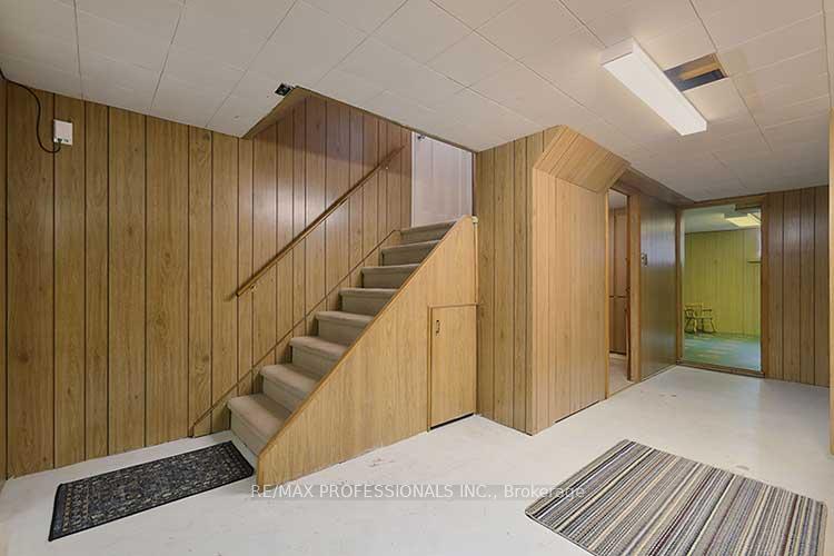 Photo 17 of 10 Golfwood Heights, Etobicoke, Kingsview Village-The Westway — HOMEH