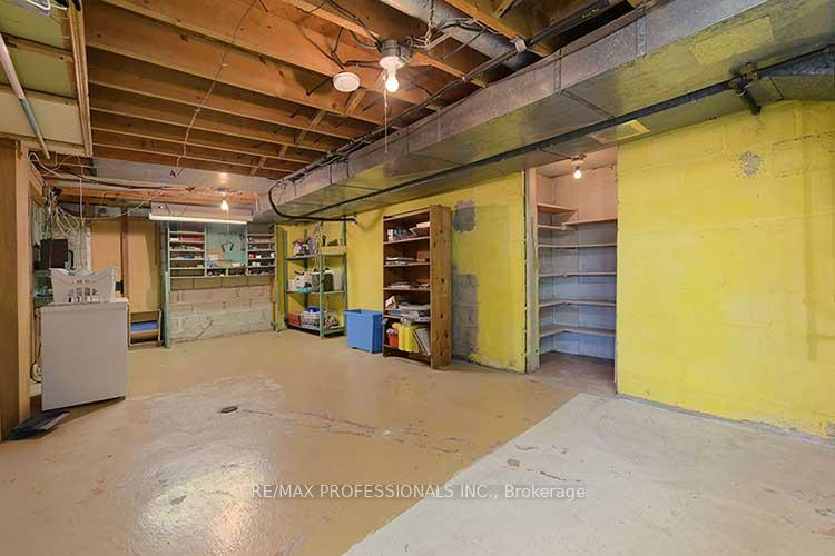 Photo 36 of 10 Golfwood Heights, Etobicoke, Kingsview Village-The Westway — HOMEH