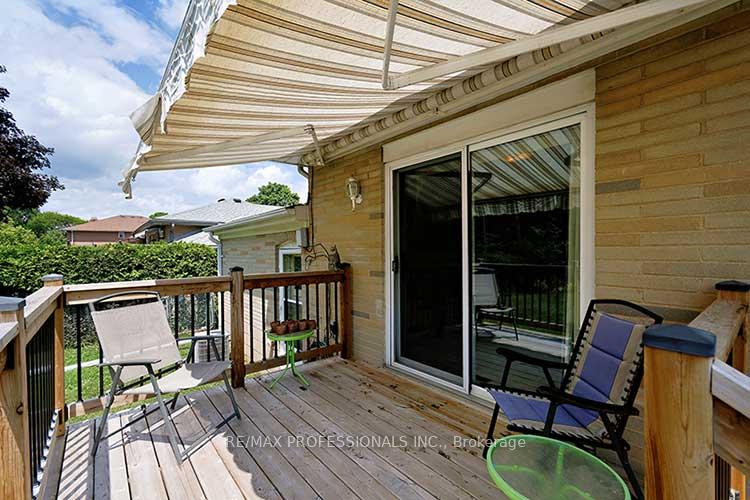Photo 25 of 10 Golfwood Heights, Etobicoke, Kingsview Village-The Westway — HOMEH