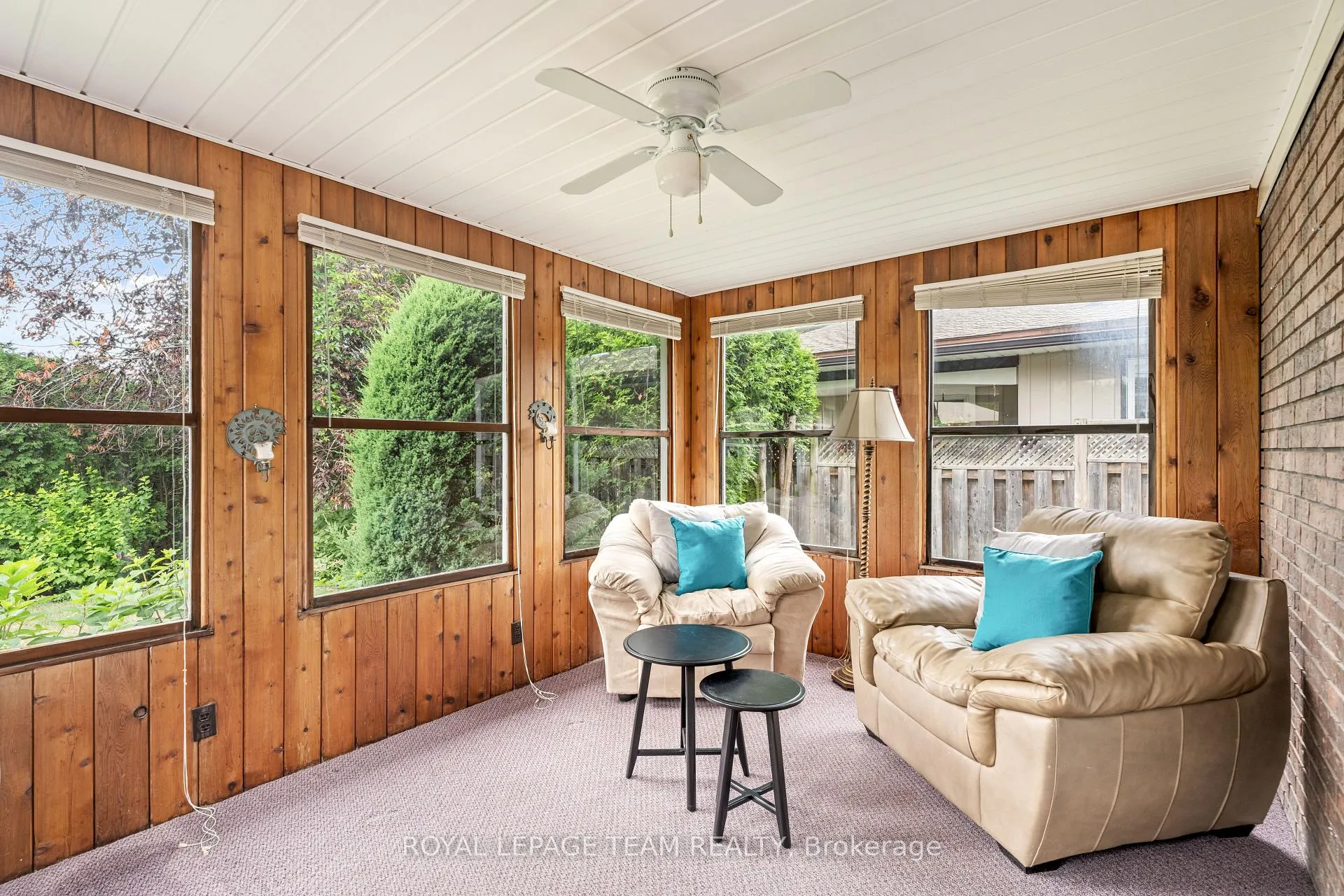 Photo 329 of 2128 Hubbard Crescent, Ottawa, Beacon Hill North — HOMEH
