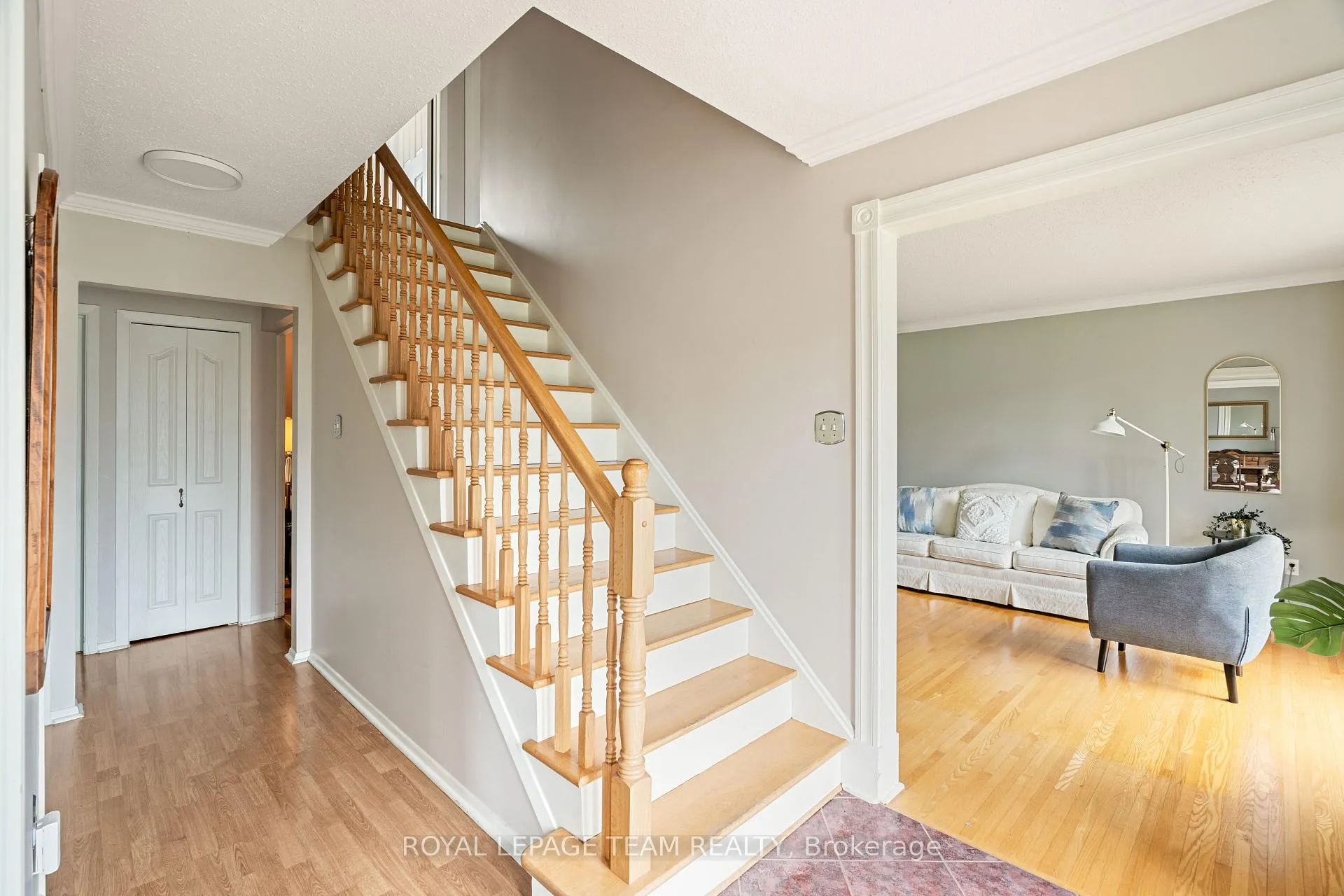 Photo 334 of 2128 Hubbard Crescent, Ottawa, Beacon Hill North — HOMEH