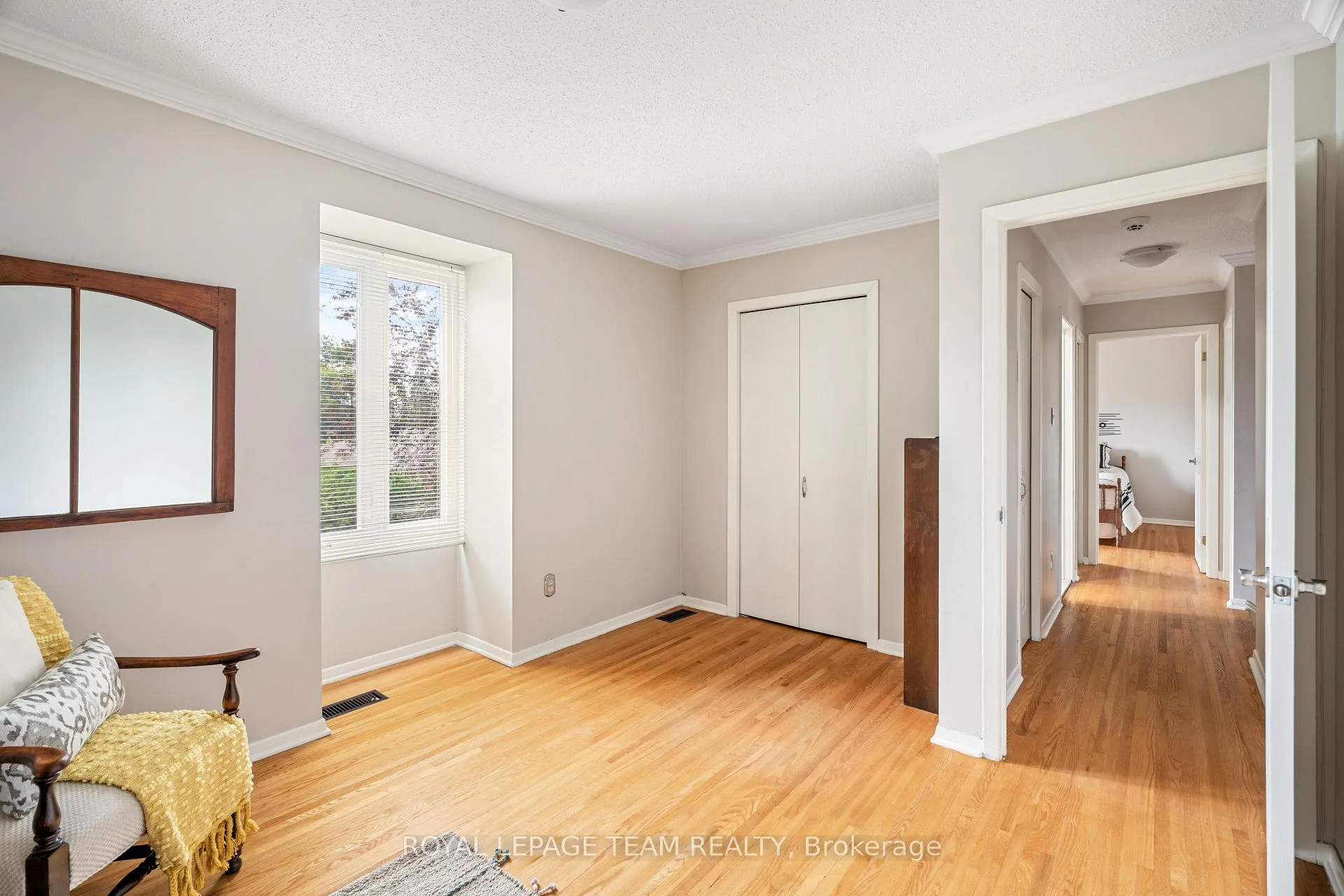 Photo 494 of 2128 Hubbard Crescent, Ottawa, Beacon Hill North — HOMEH