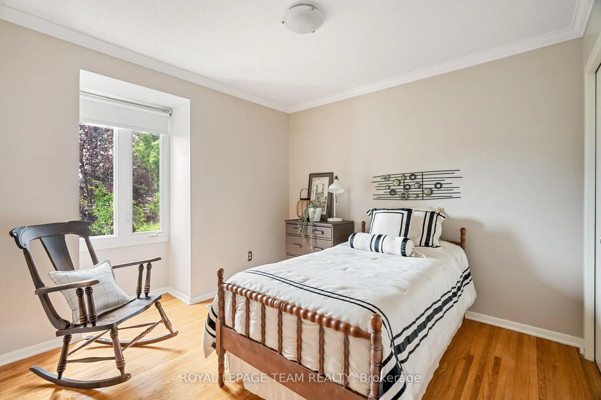 Photo 500 of 2128 Hubbard Crescent, Ottawa, Beacon Hill North — HOMEH