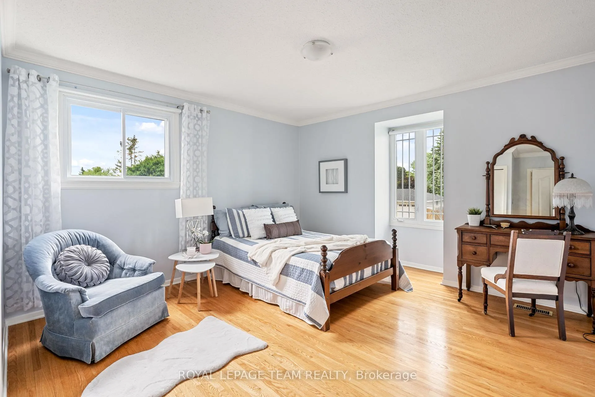 Photo 568 of 2128 Hubbard Crescent, Ottawa, Beacon Hill North — HOMEH