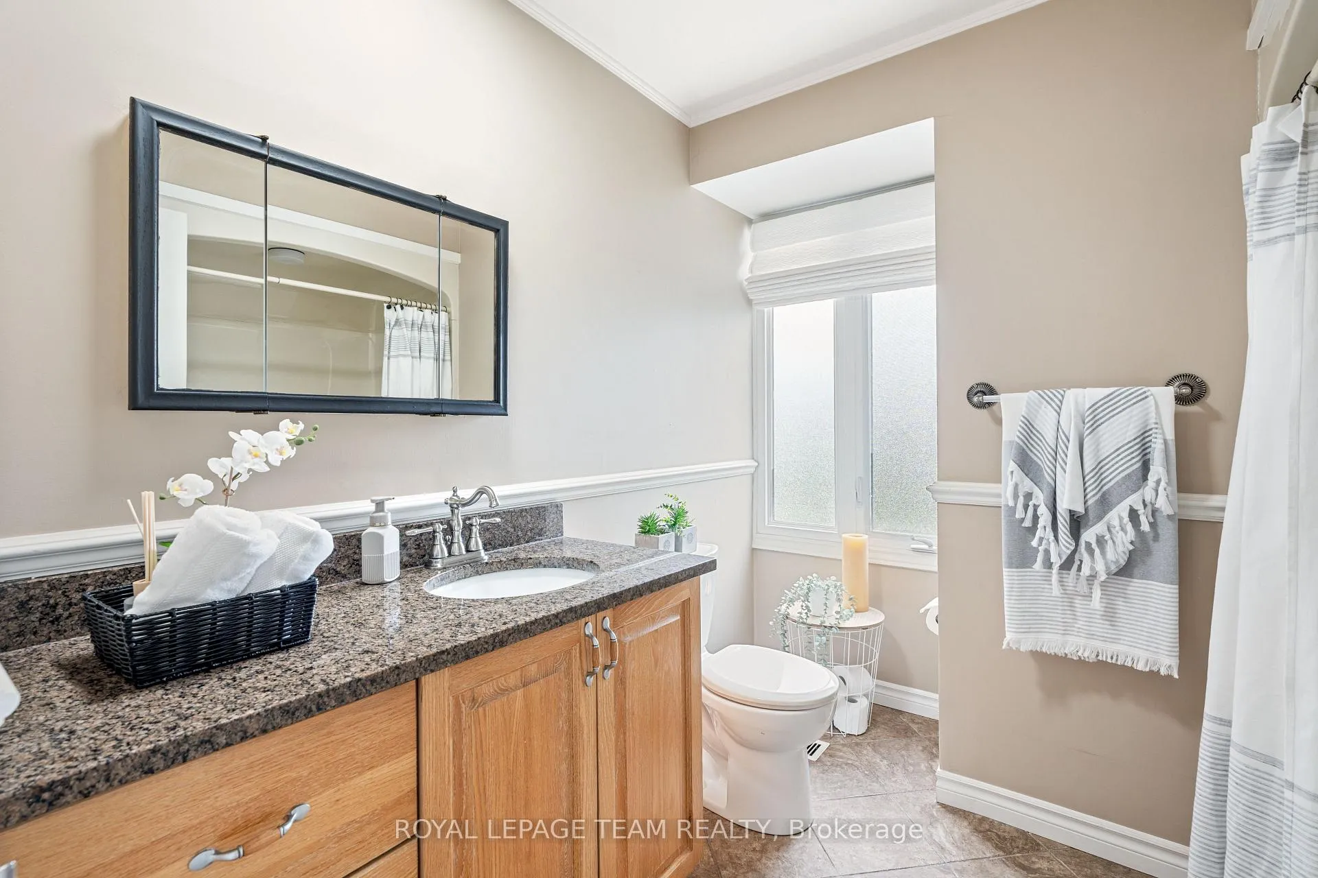 Photo 611 of 2128 Hubbard Crescent, Ottawa, Beacon Hill North — HOMEH