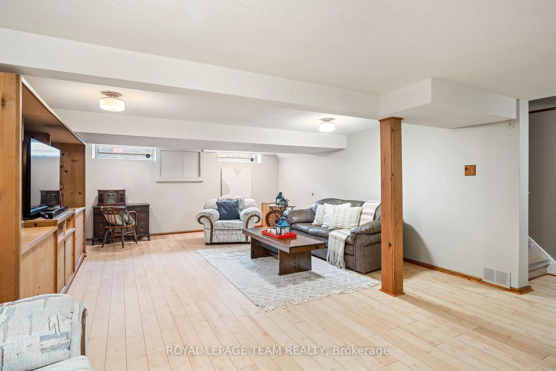 Photo 636 of 2128 Hubbard Crescent, Ottawa, Beacon Hill North — HOMEH