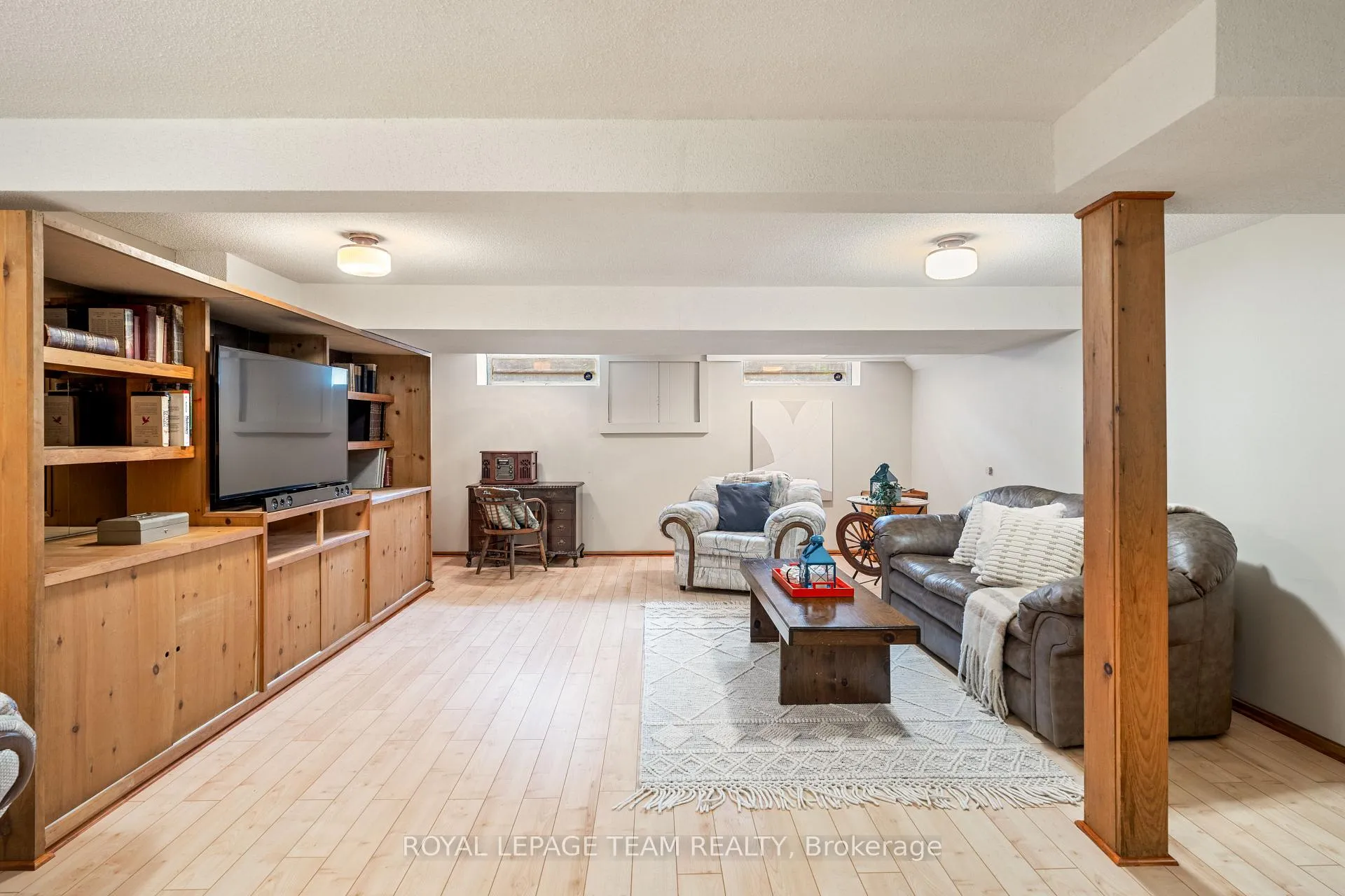 Photo 651 of 2128 Hubbard Crescent, Ottawa, Beacon Hill North — HOMEH