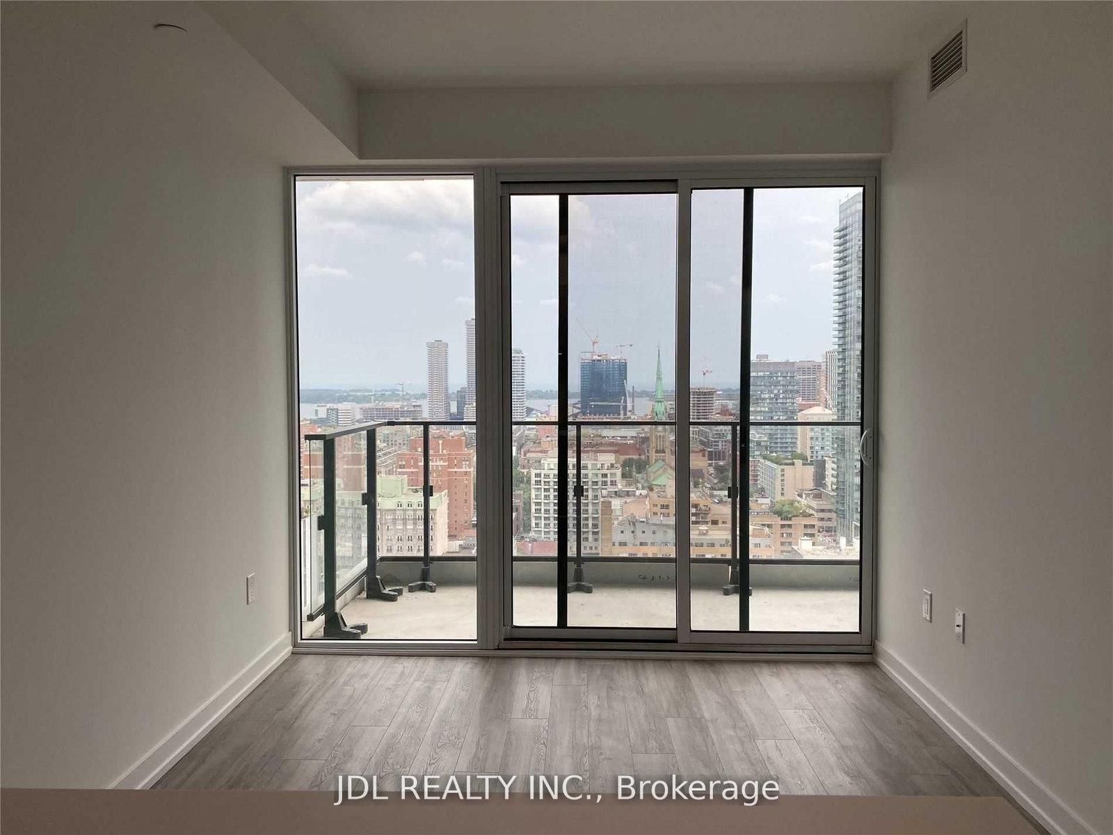 Photo 5 of Unit 2603, 77 Shuter St, Toronto, Church-Yonge Corridor — HOMEH