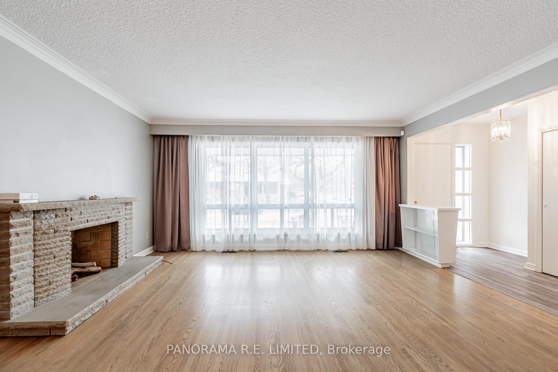 Photo 2 of 51 Laurelwood Crescent, Etobicoke, Willowridge-Martingrove-Richview — HOMEH