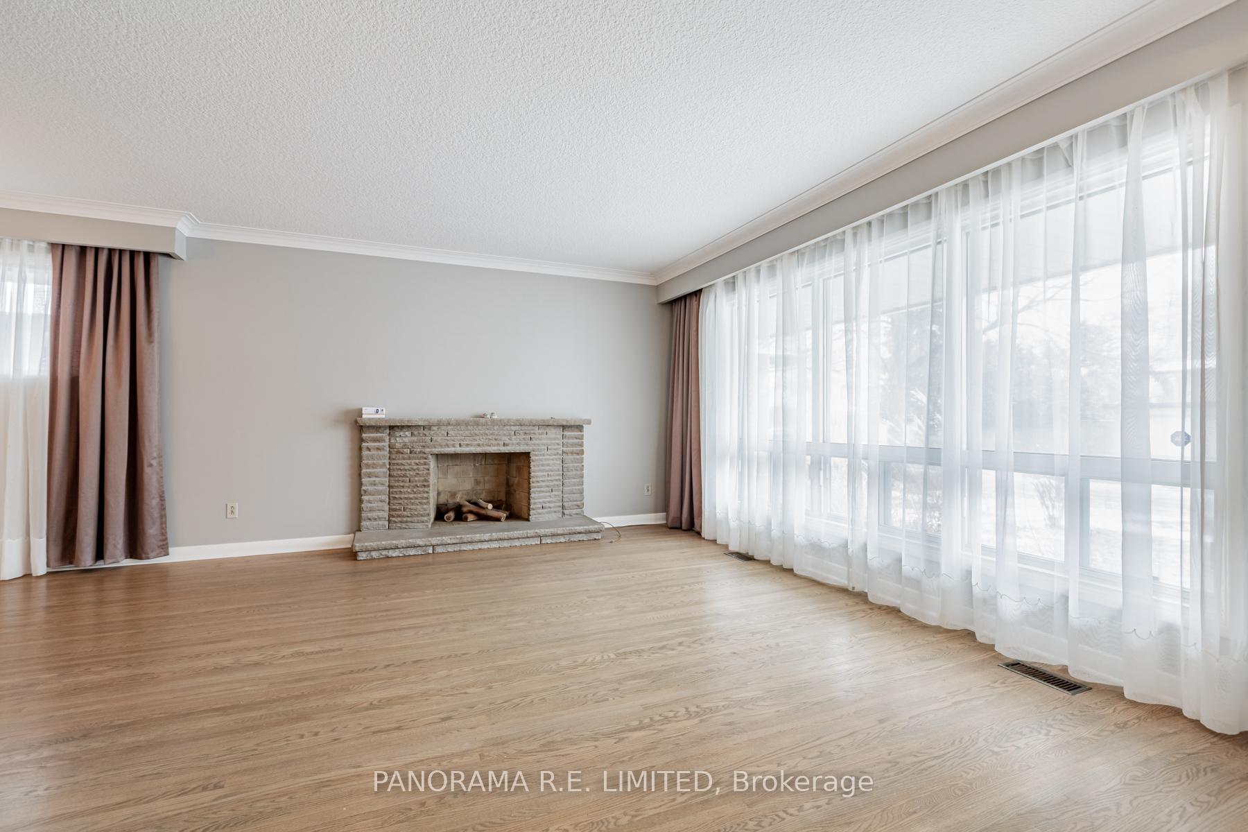 Photo 3 of 51 Laurelwood Crescent, Etobicoke, Willowridge-Martingrove-Richview — HOMEH