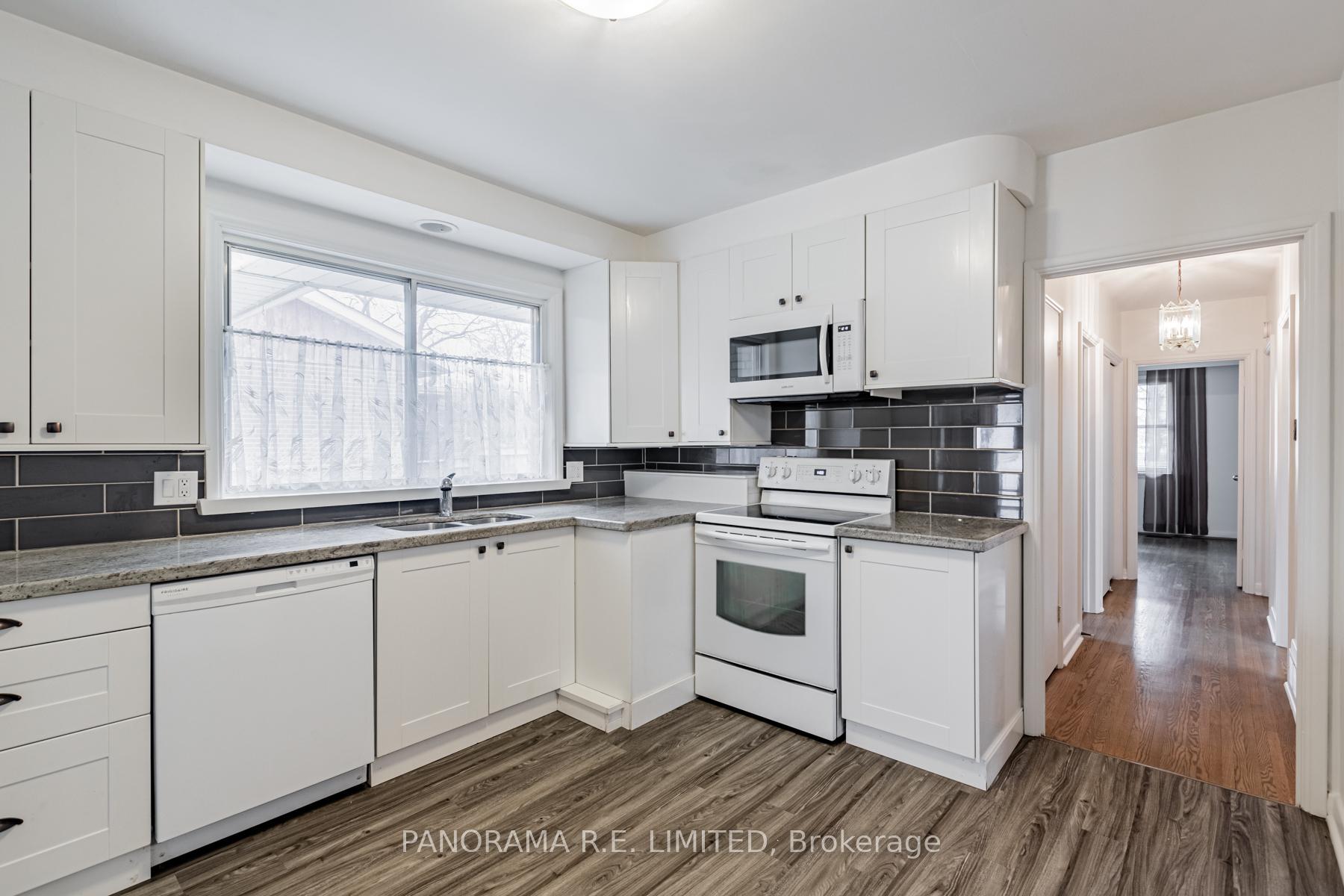 Photo 9 of 51 Laurelwood Crescent, Etobicoke, Willowridge-Martingrove-Richview — HOMEH