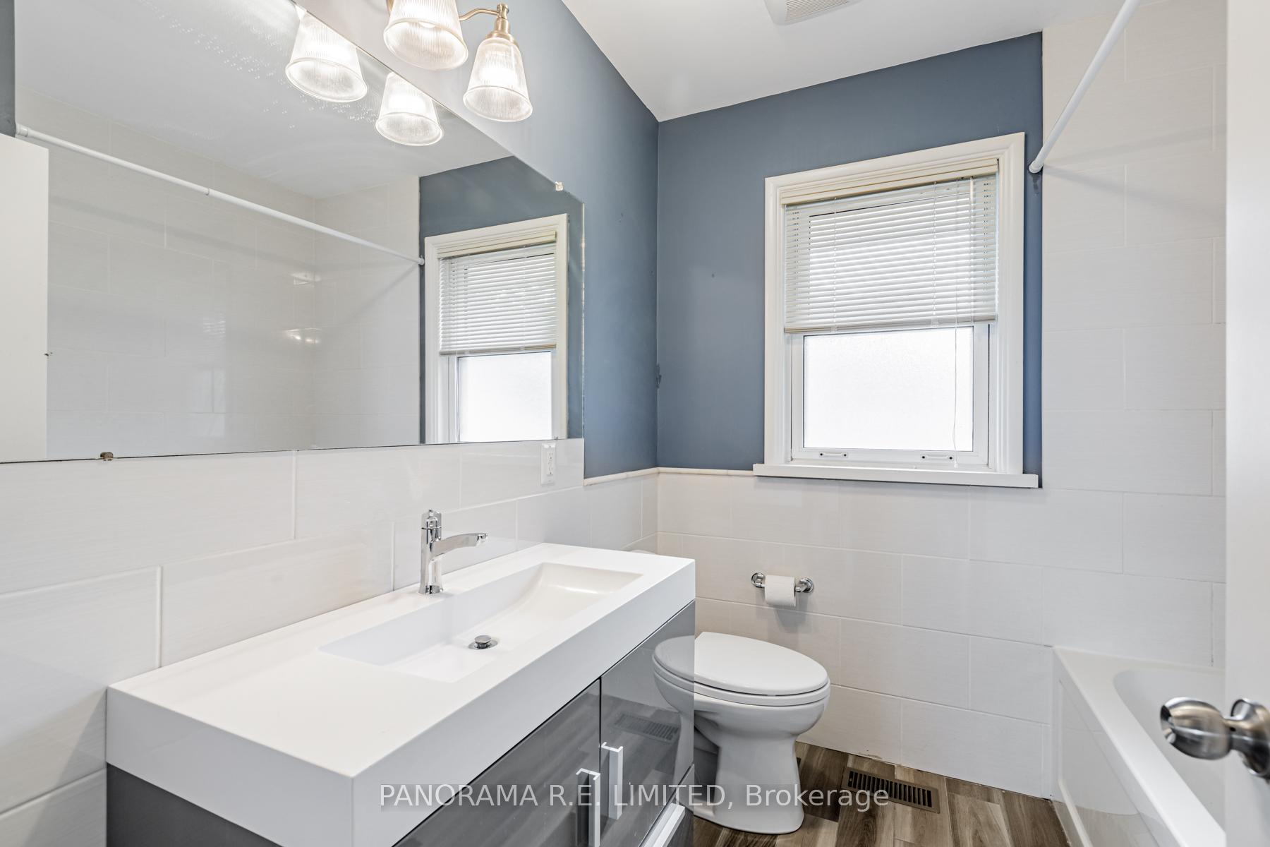 Photo 16 of 51 Laurelwood Crescent, Etobicoke, Willowridge-Martingrove-Richview — HOMEH