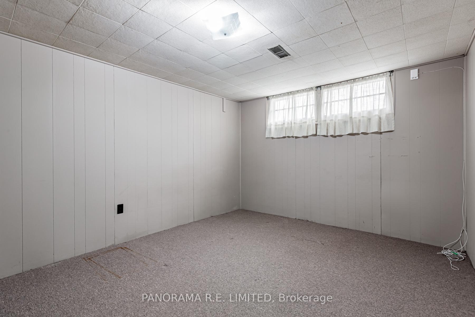 Photo 18 of 51 Laurelwood Crescent, Etobicoke, Willowridge-Martingrove-Richview — HOMEH