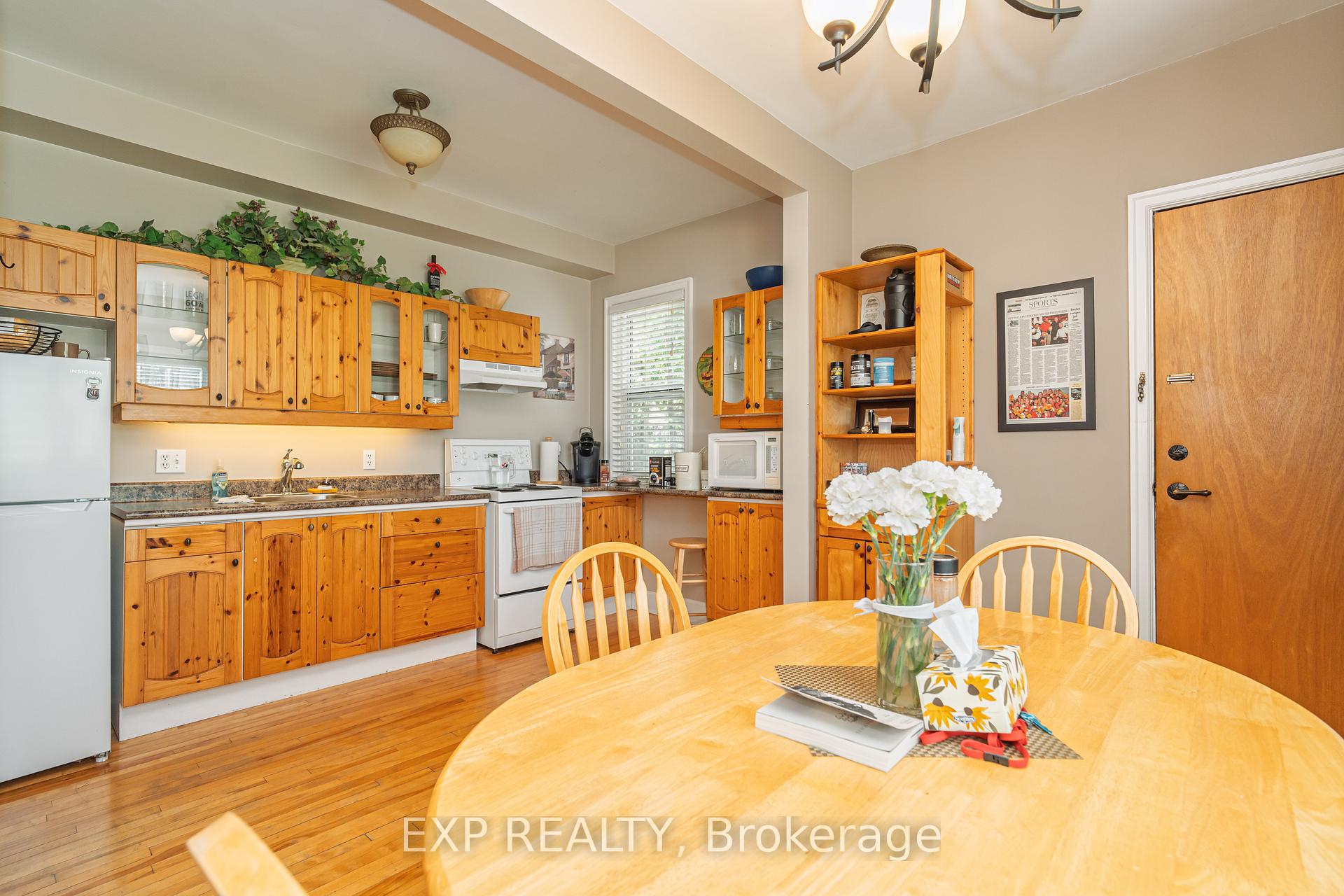 Photo 6 of 12 Ross Avenue, Ottawa, Ottawa West — HOMEH