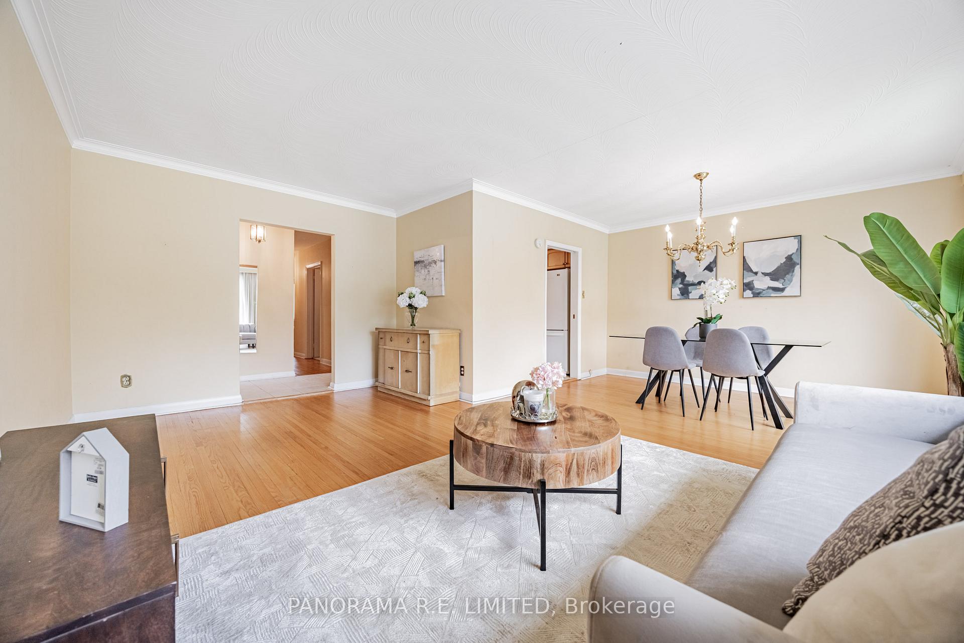 Photo 16 of 34 Fenley Drive, Etobicoke, Kingsview Village-The Westway — HOMEH