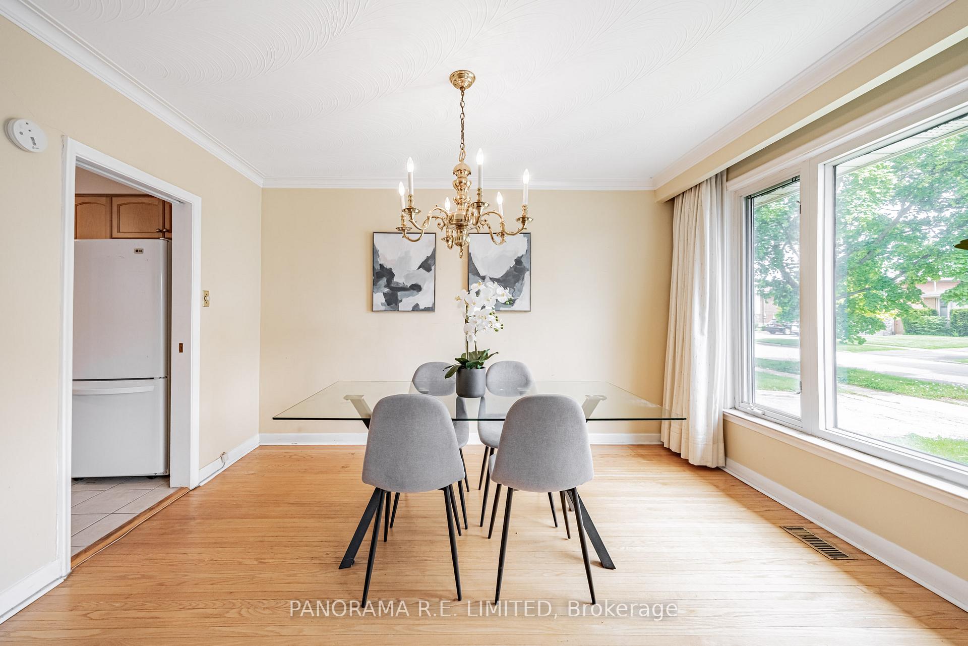 Photo 19 of 34 Fenley Drive, Etobicoke, Kingsview Village-The Westway — HOMEH