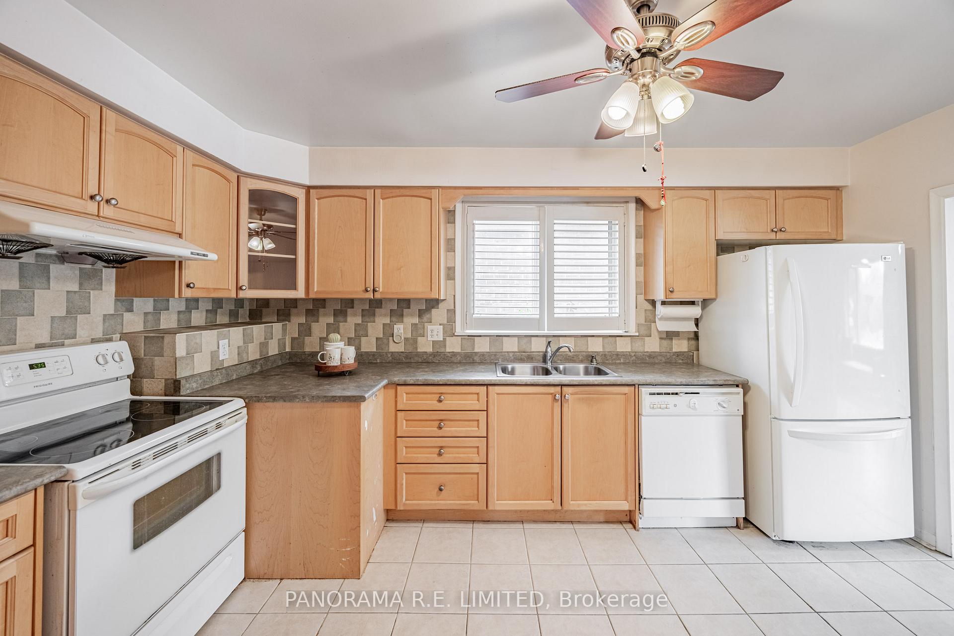Photo 9 of 34 Fenley Drive, Etobicoke, Kingsview Village-The Westway — HOMEH