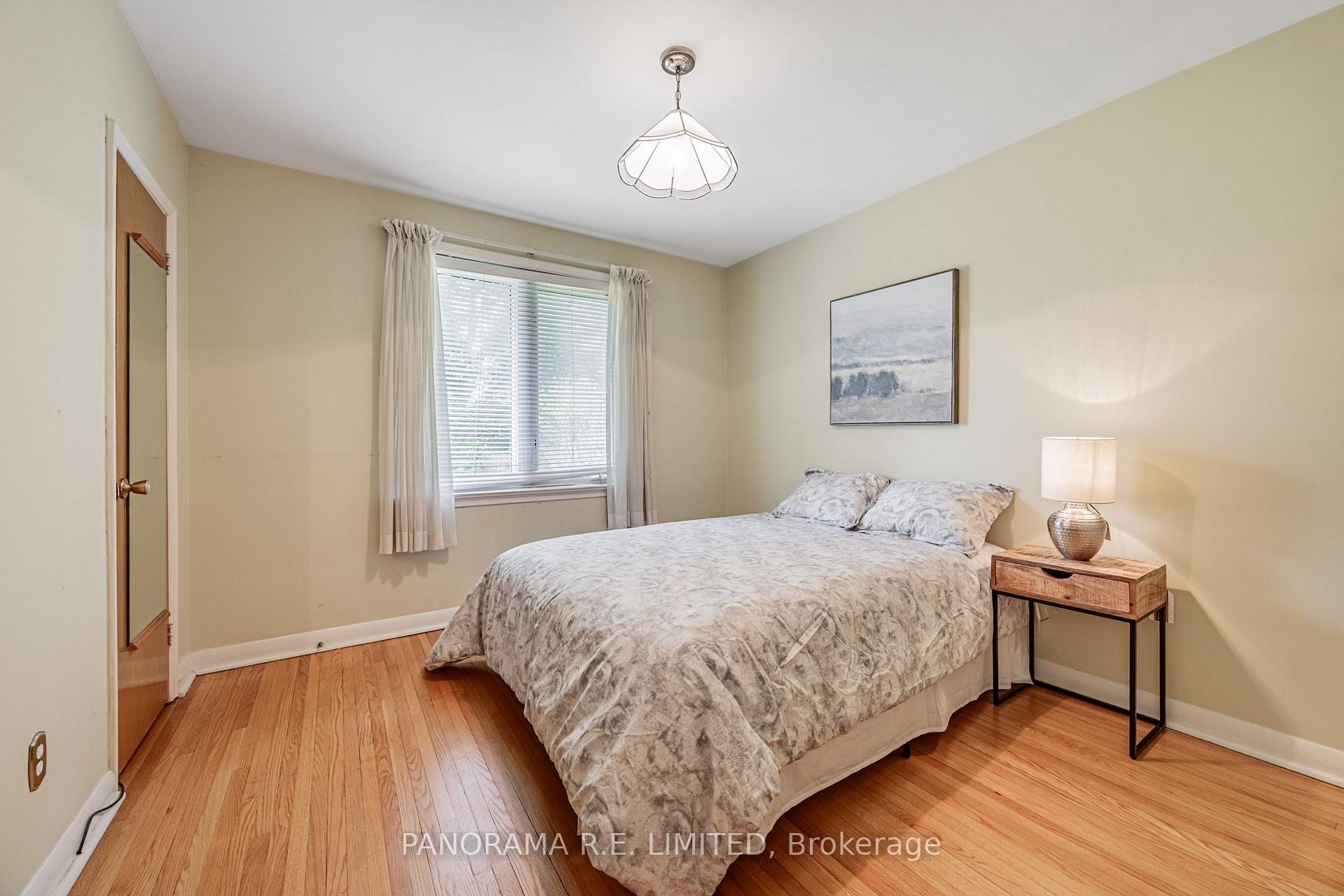 Photo 17 of 34 Fenley Drive, Etobicoke, Kingsview Village-The Westway — HOMEH