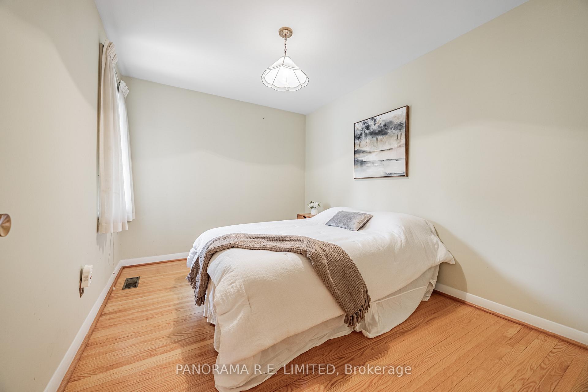 Photo 3 of 34 Fenley Drive, Etobicoke, Kingsview Village-The Westway — HOMEH