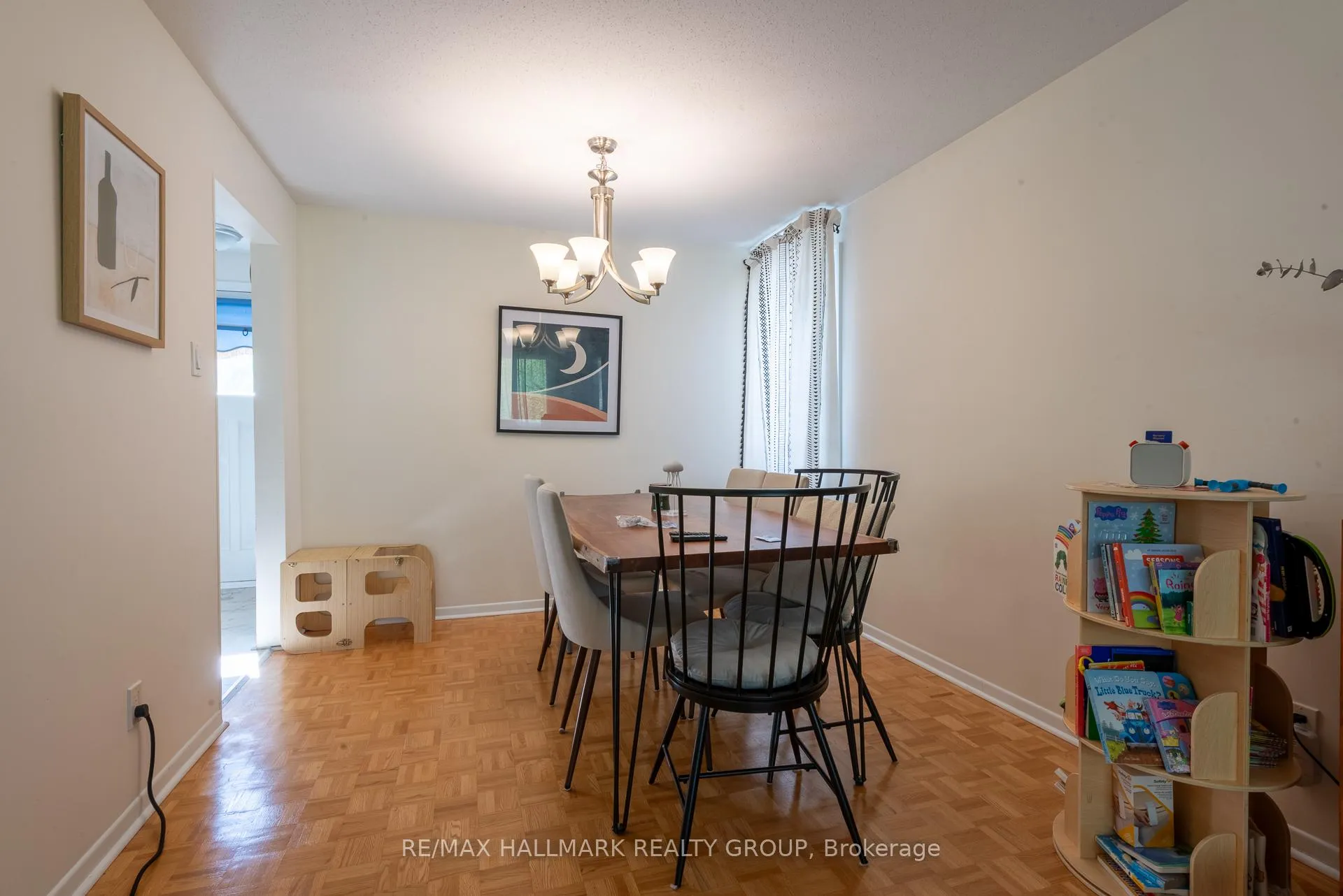 Photo 118 of 2429 Ogilvie Road, Ottawa, Beacon Hill North — HOMEH