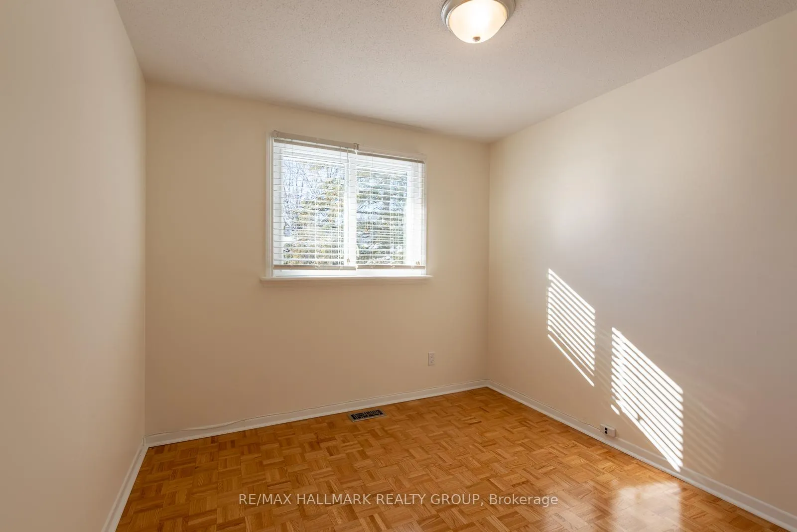 Photo 273 of 2429 Ogilvie Road, Ottawa, Beacon Hill North — HOMEH