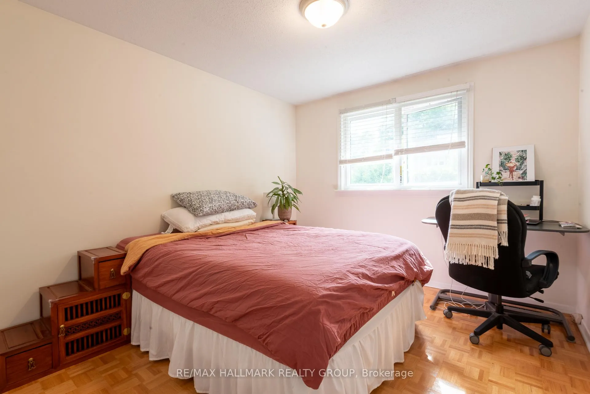 Photo 342 of 2429 Ogilvie Road, Ottawa, Beacon Hill North — HOMEH