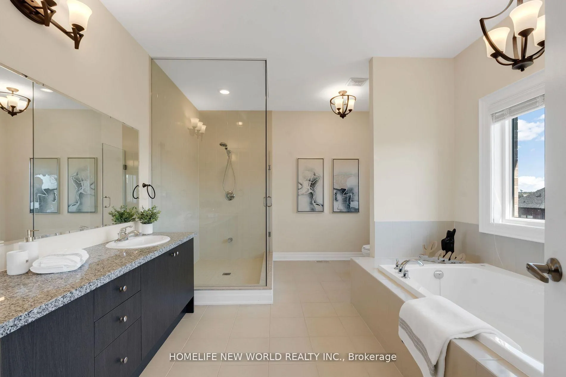 Photo 243 of 36 Strawbridge Farm Drive, Aurora, Aurora Grove — HOMEH