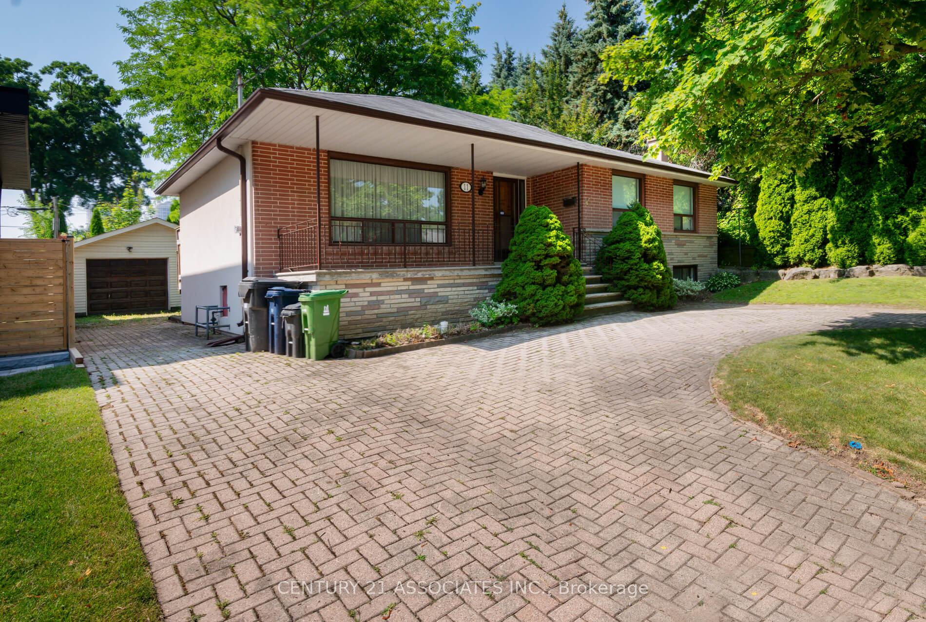 Photo 1 of 11 Drury Lane, Etobicoke, Humber Heights — HOMEH