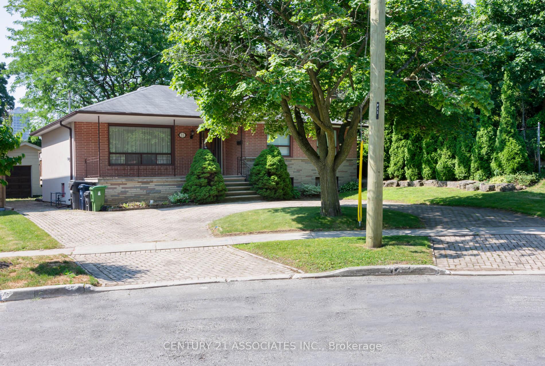 Photo 21 of 11 Drury Lane, Etobicoke, Humber Heights — HOMEH