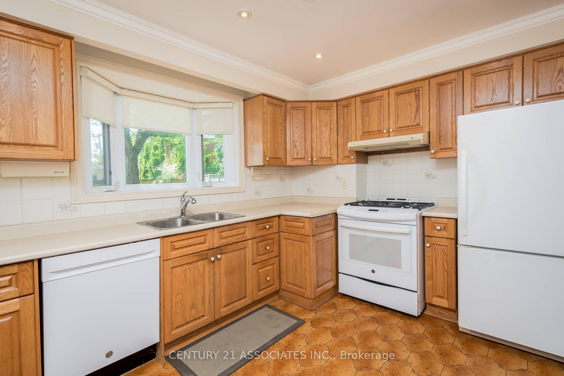 Photo 30 of 11 Drury Lane, Etobicoke, Humber Heights — HOMEH