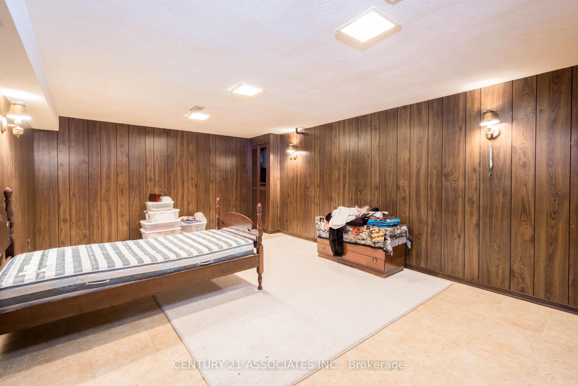 Photo 17 of 11 Drury Lane, Etobicoke, Humber Heights — HOMEH