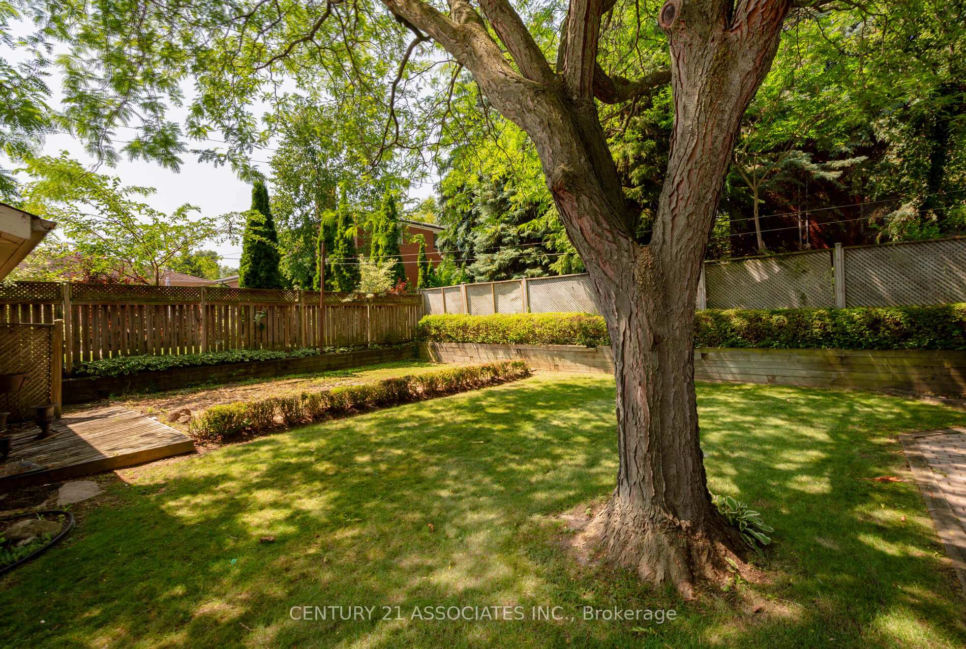 Photo 16 of 11 Drury Lane, Etobicoke, Humber Heights — HOMEH