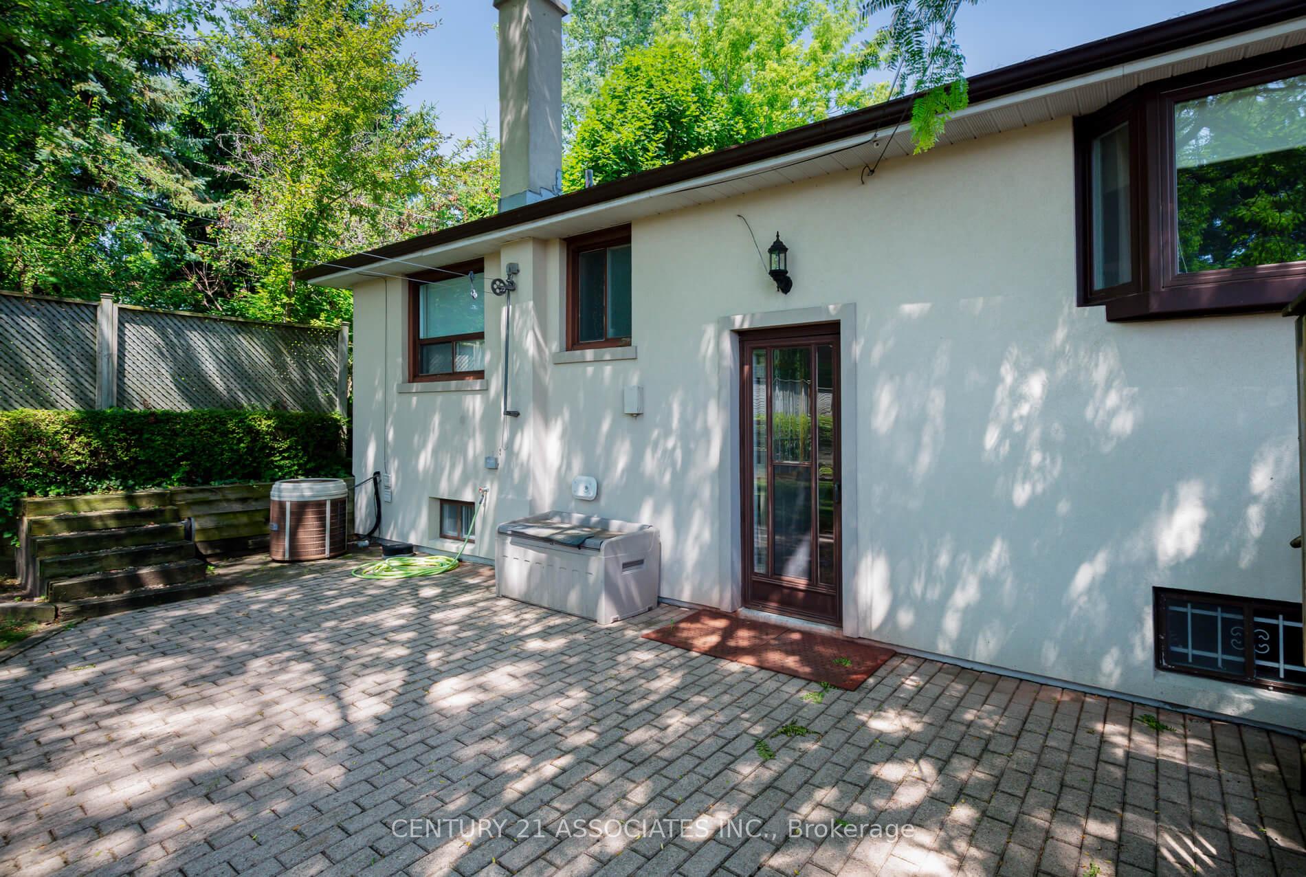 Photo 20 of 11 Drury Lane, Etobicoke, Humber Heights — HOMEH
