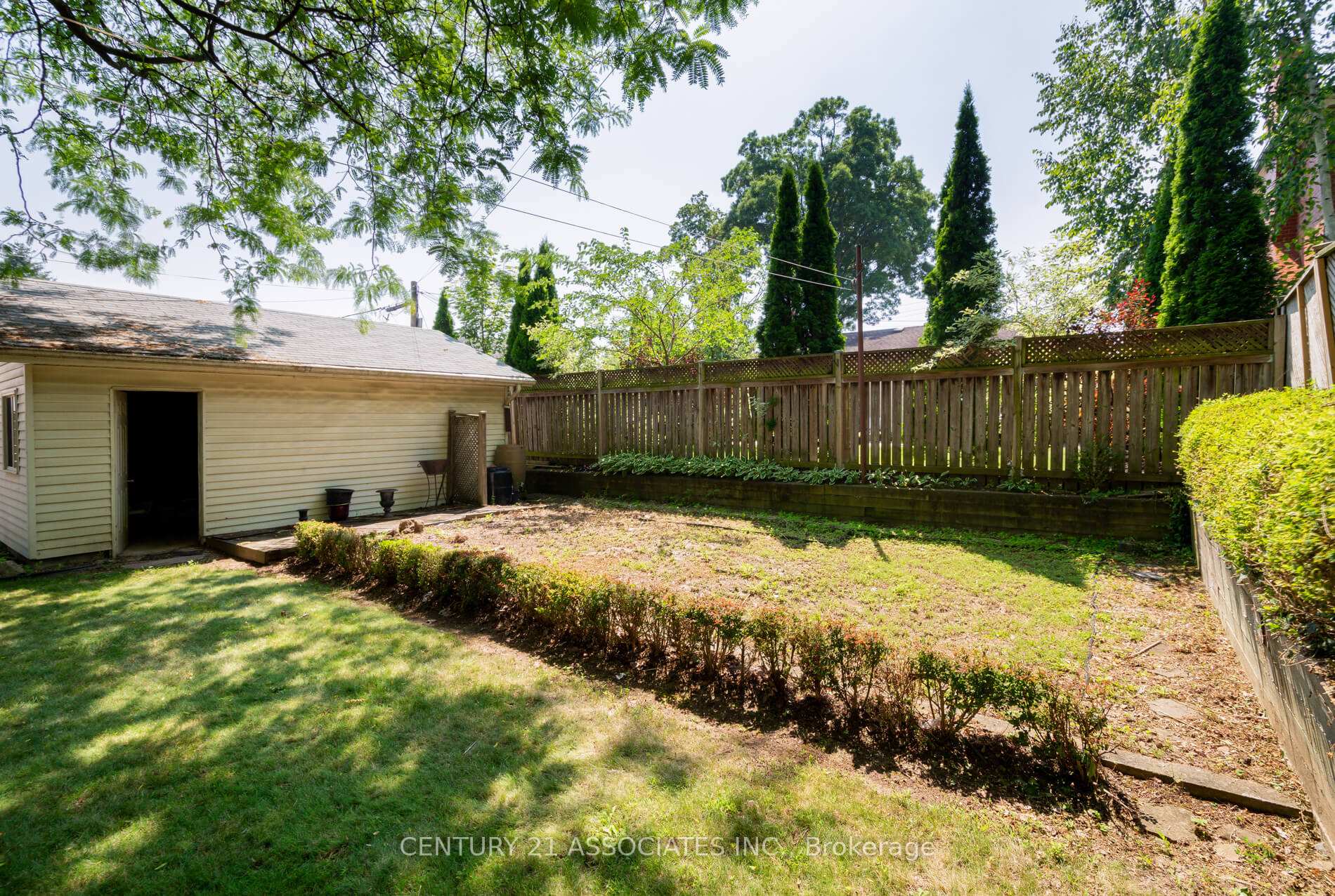 Photo 25 of 11 Drury Lane, Etobicoke, Humber Heights — HOMEH