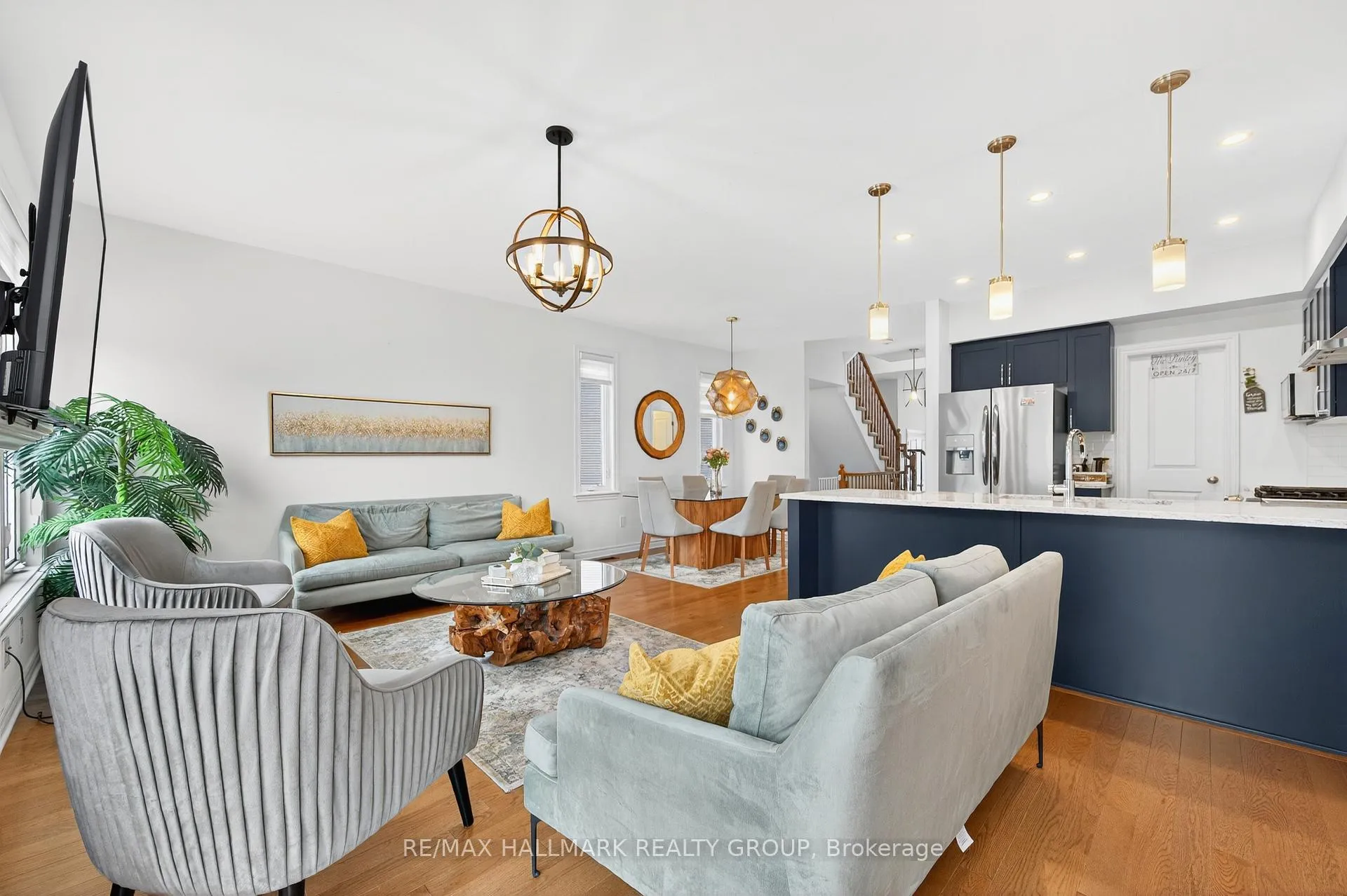 Photo 128 of 705 Capricorn Circle, Ottawa, Riverside South/Gloucester Glen — HOMEH
