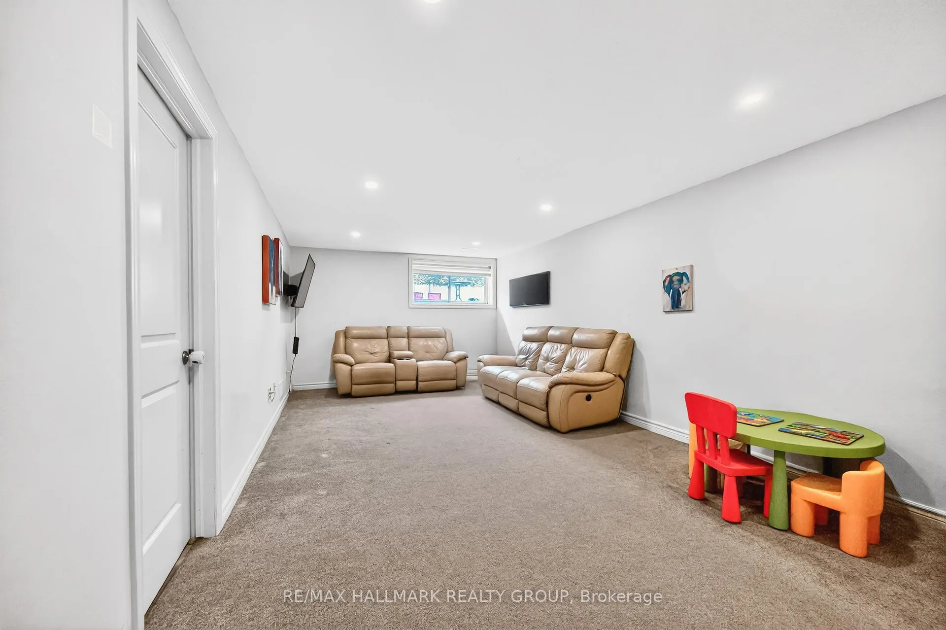 Photo 460 of 705 Capricorn Circle, Ottawa, Riverside South/Gloucester Glen — HOMEH