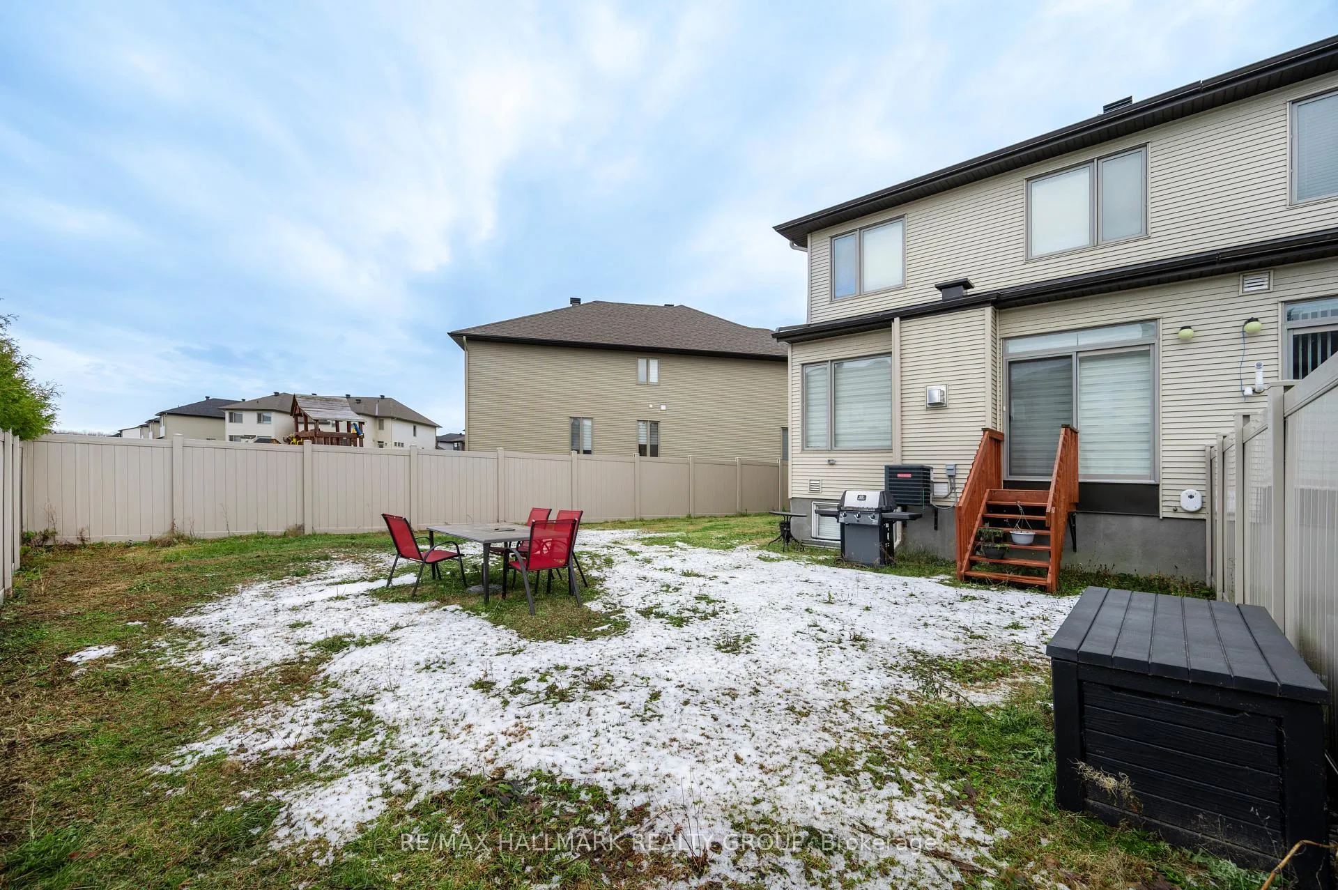Photo 585 of 705 Capricorn Circle, Ottawa, Riverside South/Gloucester Glen — HOMEH