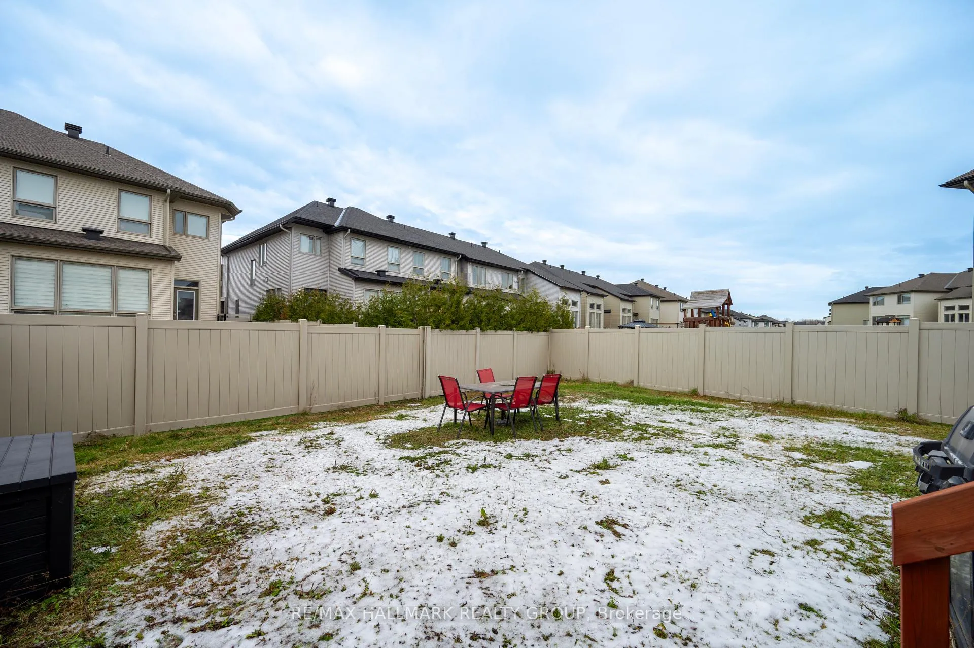 Photo 630 of 705 Capricorn Circle, Ottawa, Riverside South/Gloucester Glen — HOMEH