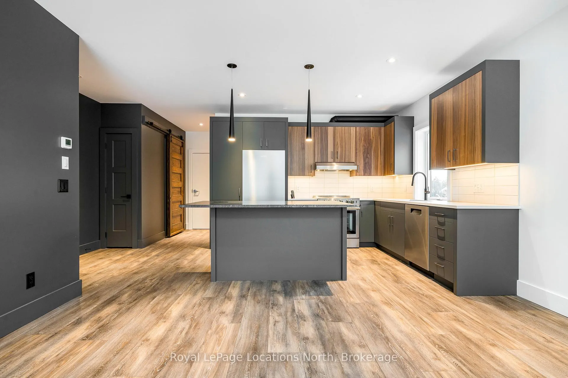 Photo 5 of Unit 4, 20 Alice Street E, Blue Mountains — HOMEH