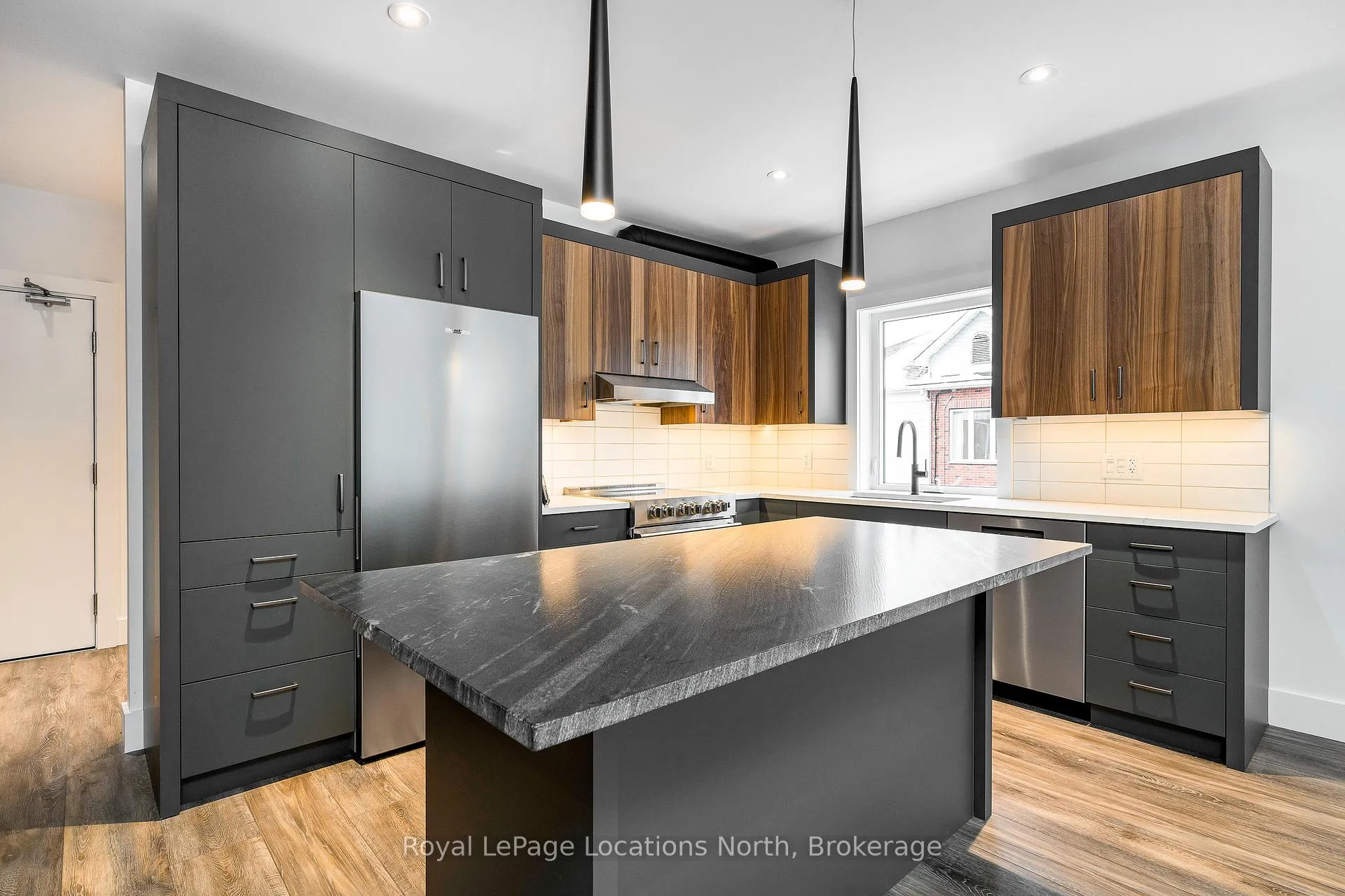 Photo 6 of Unit 4, 20 Alice Street E, Blue Mountains — HOMEH