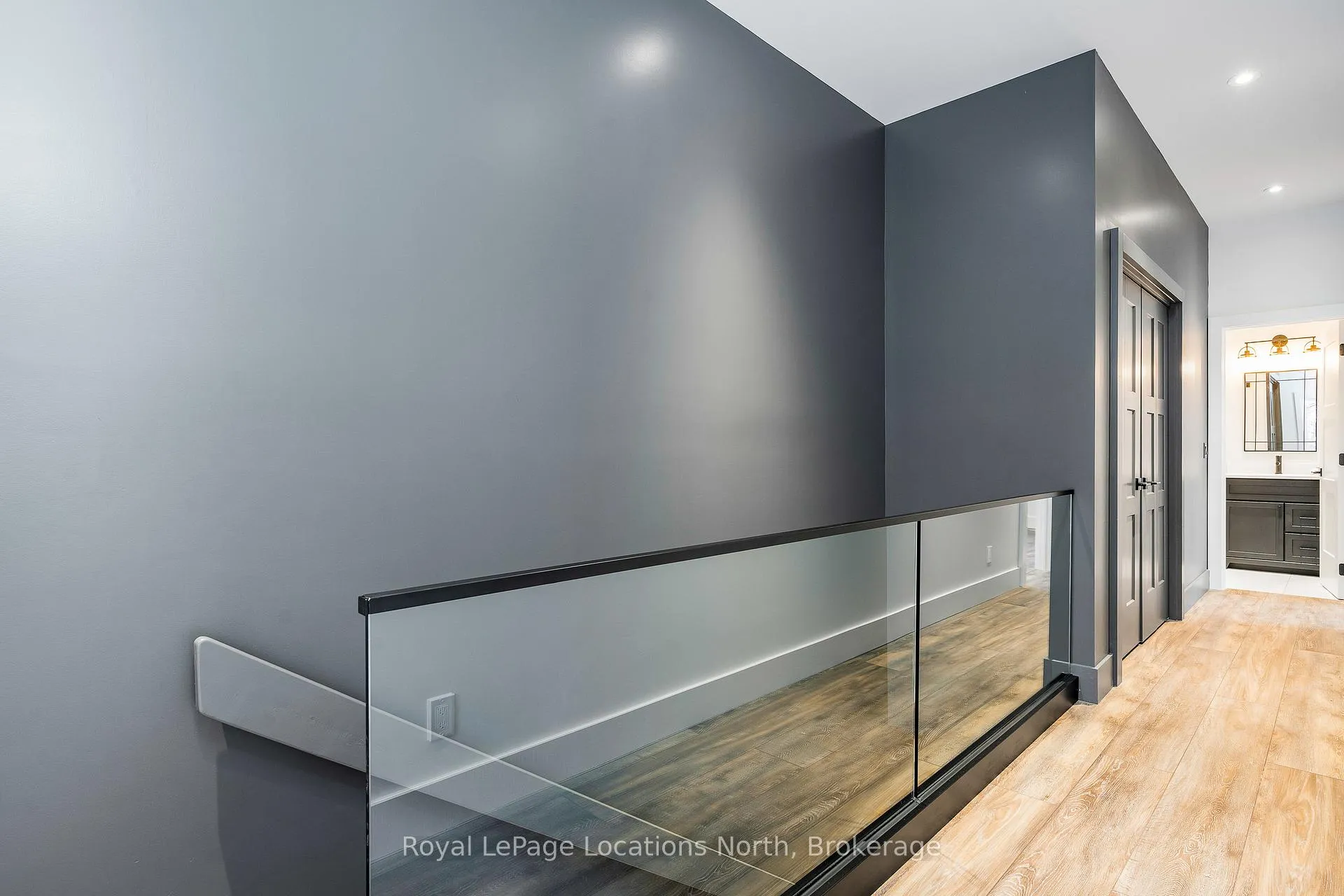 Photo 10 of Unit 4, 20 Alice Street E, Blue Mountains — HOMEH
