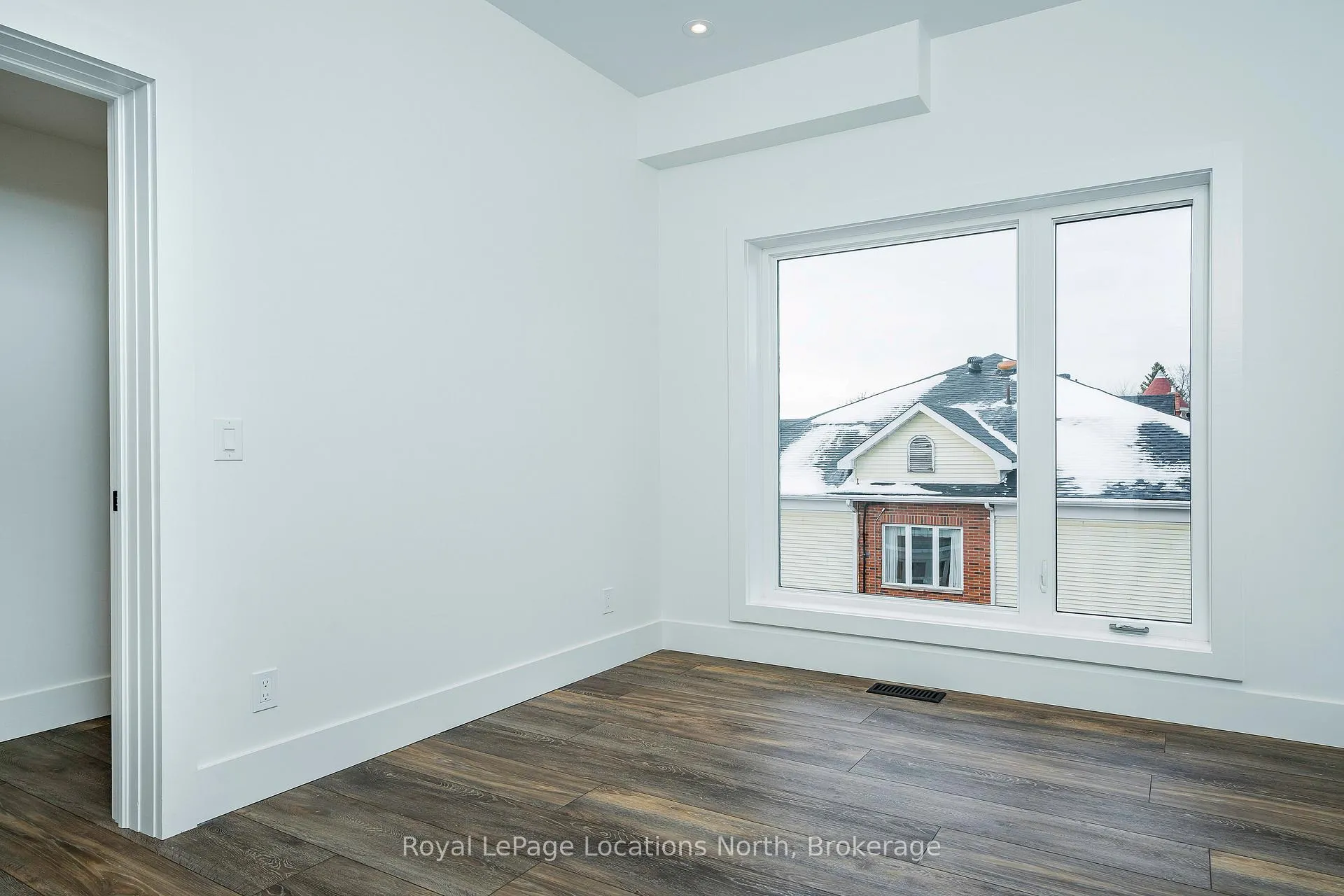 Photo 13 of Unit 4, 20 Alice Street E, Blue Mountains — HOMEH